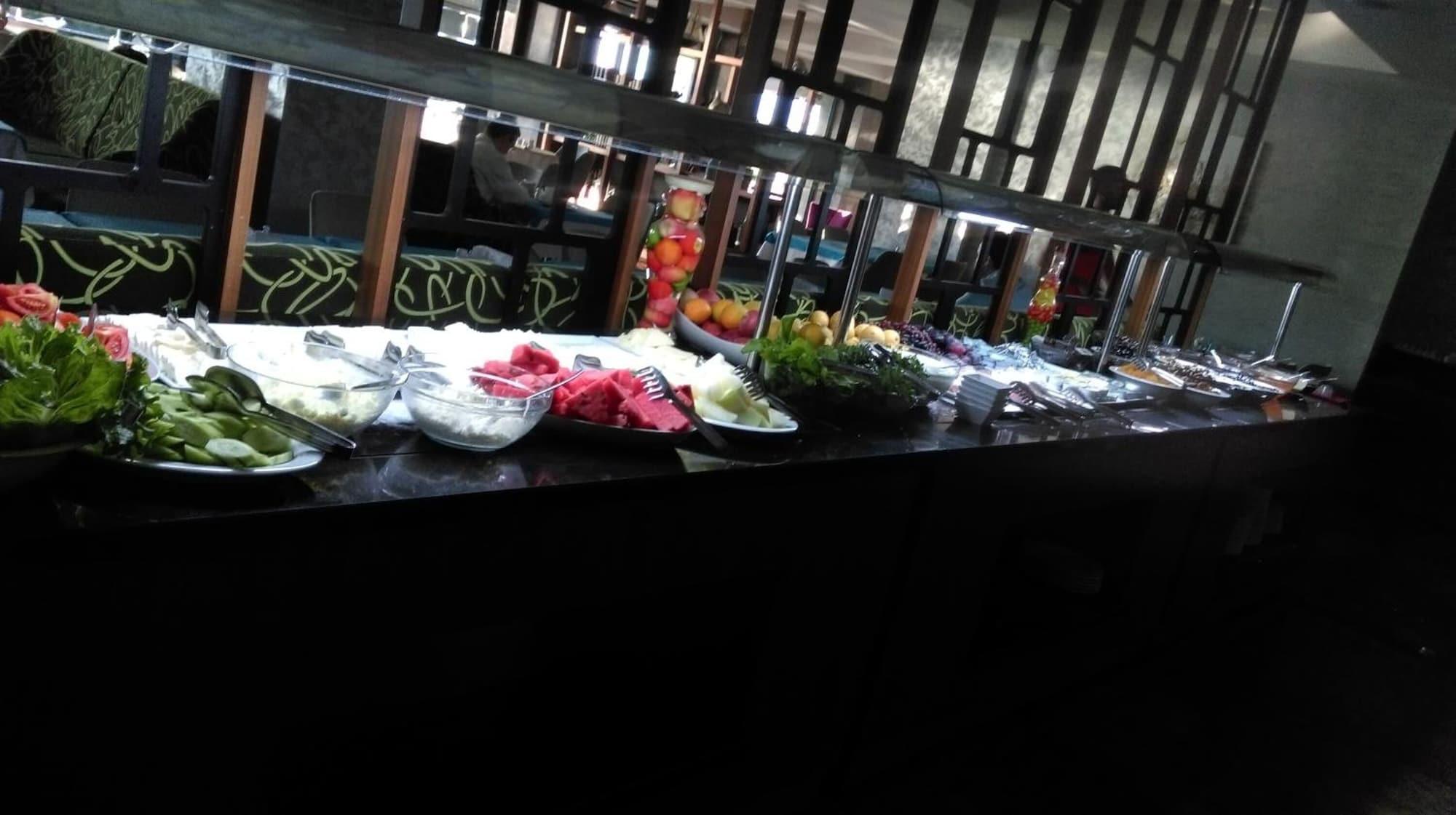 Restaurant Candan Beach Hotel