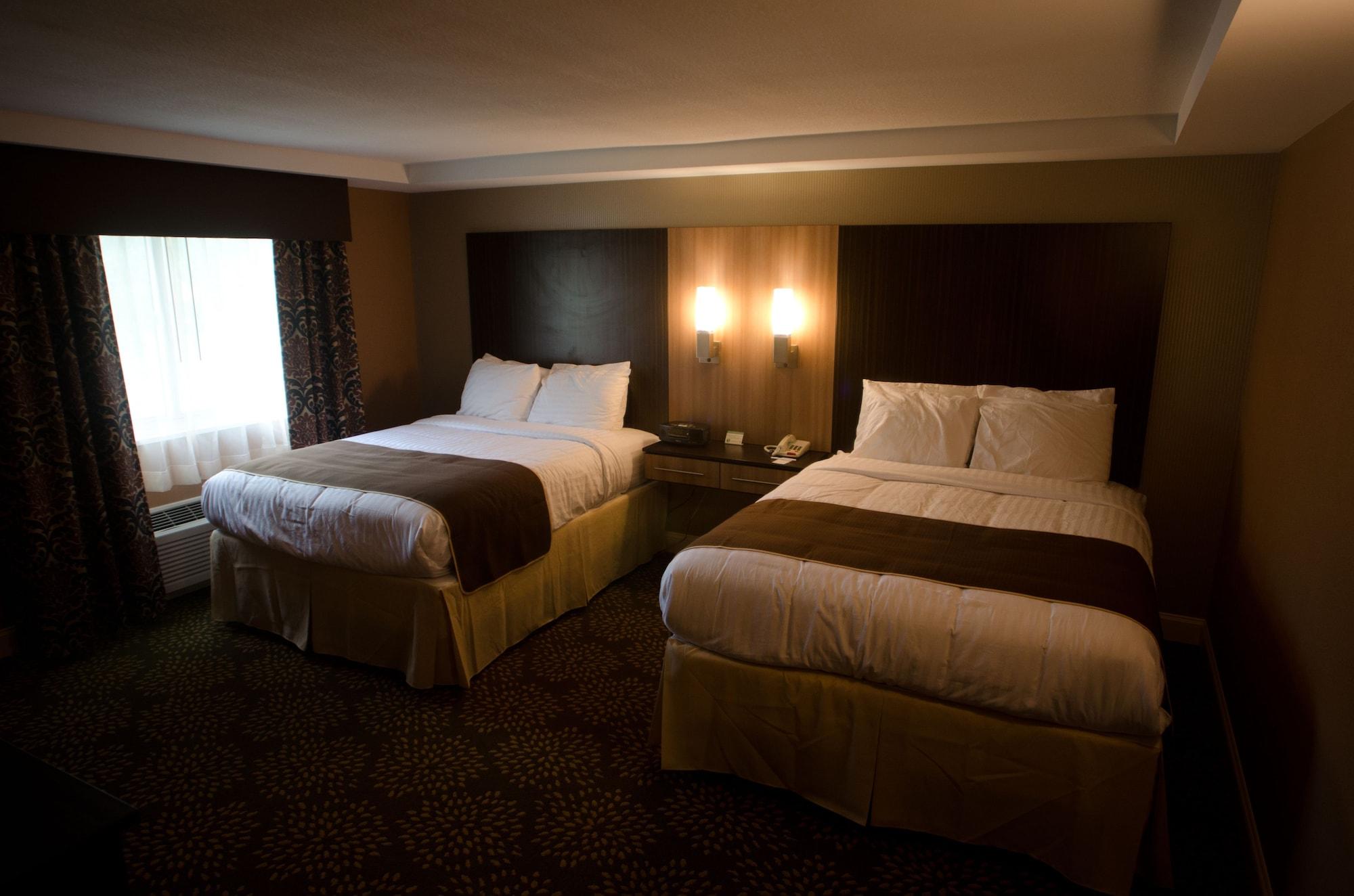 Varios AAshram Hotel by Niagara River