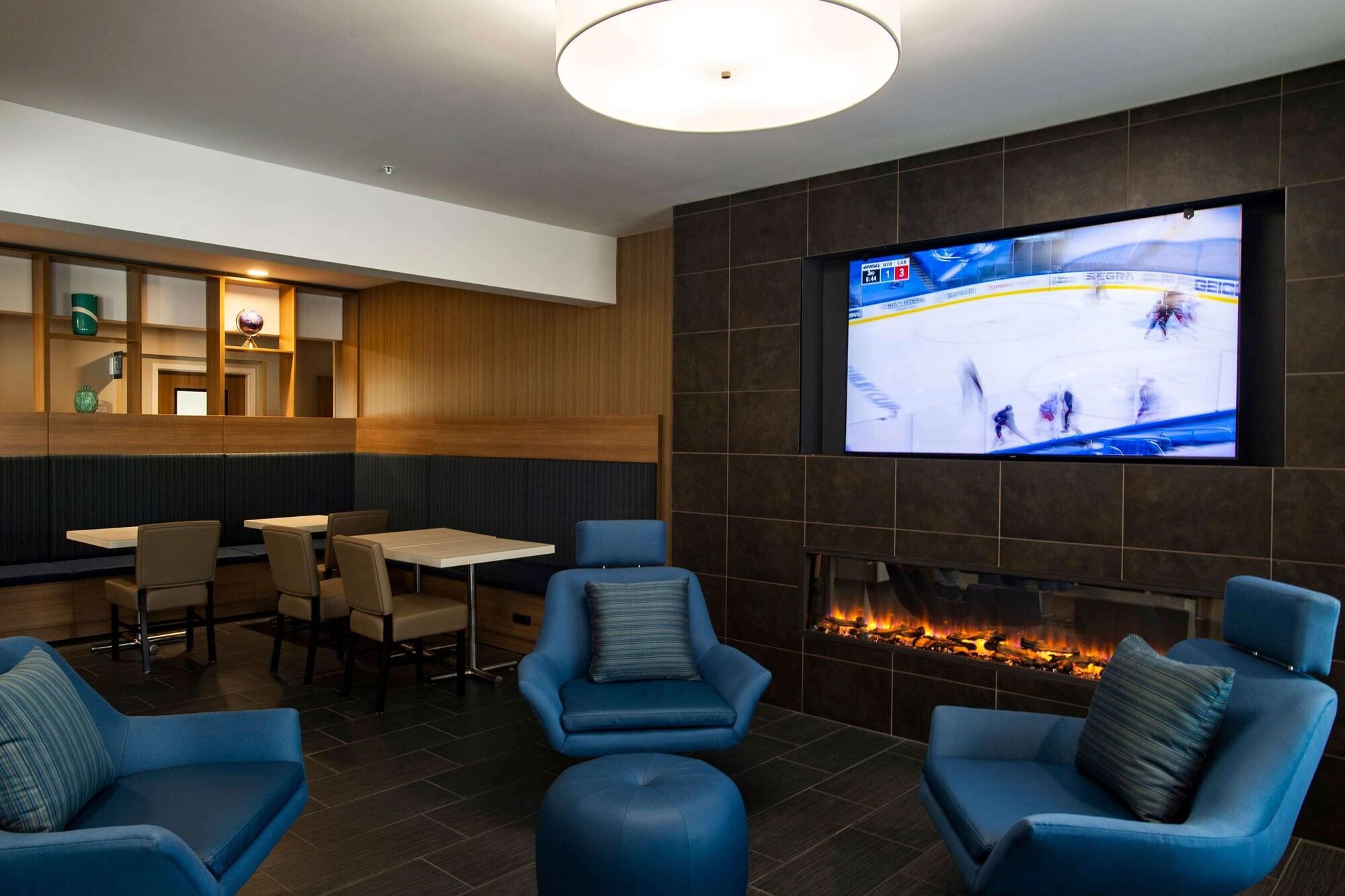 Vista Lobby Microtel Inn & Suites by Wyndham Amsterdam