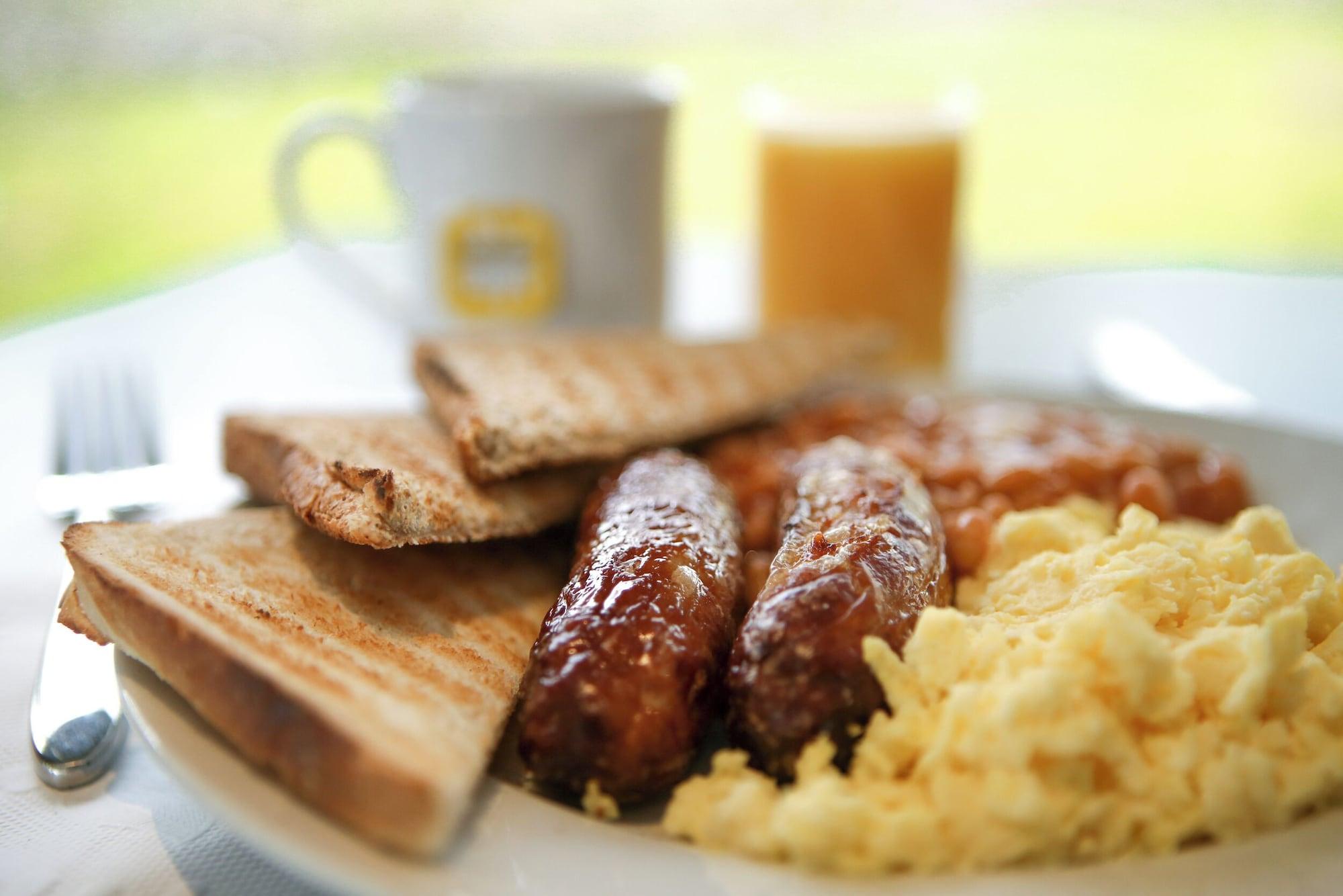 Restaurant Holiday Inn Express Manchester Airport by IHG