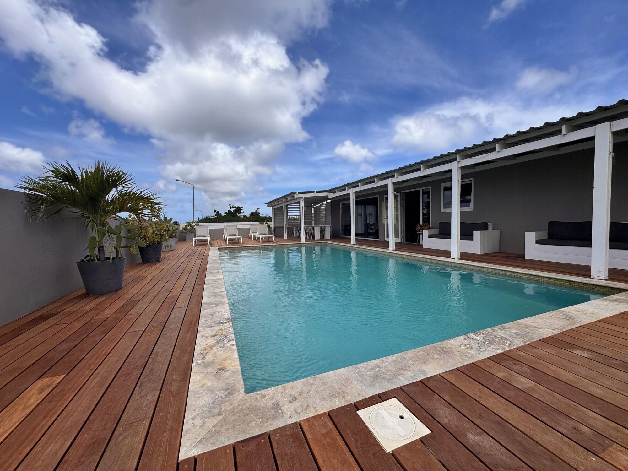 Varios Boutique Hotel JT Curacao