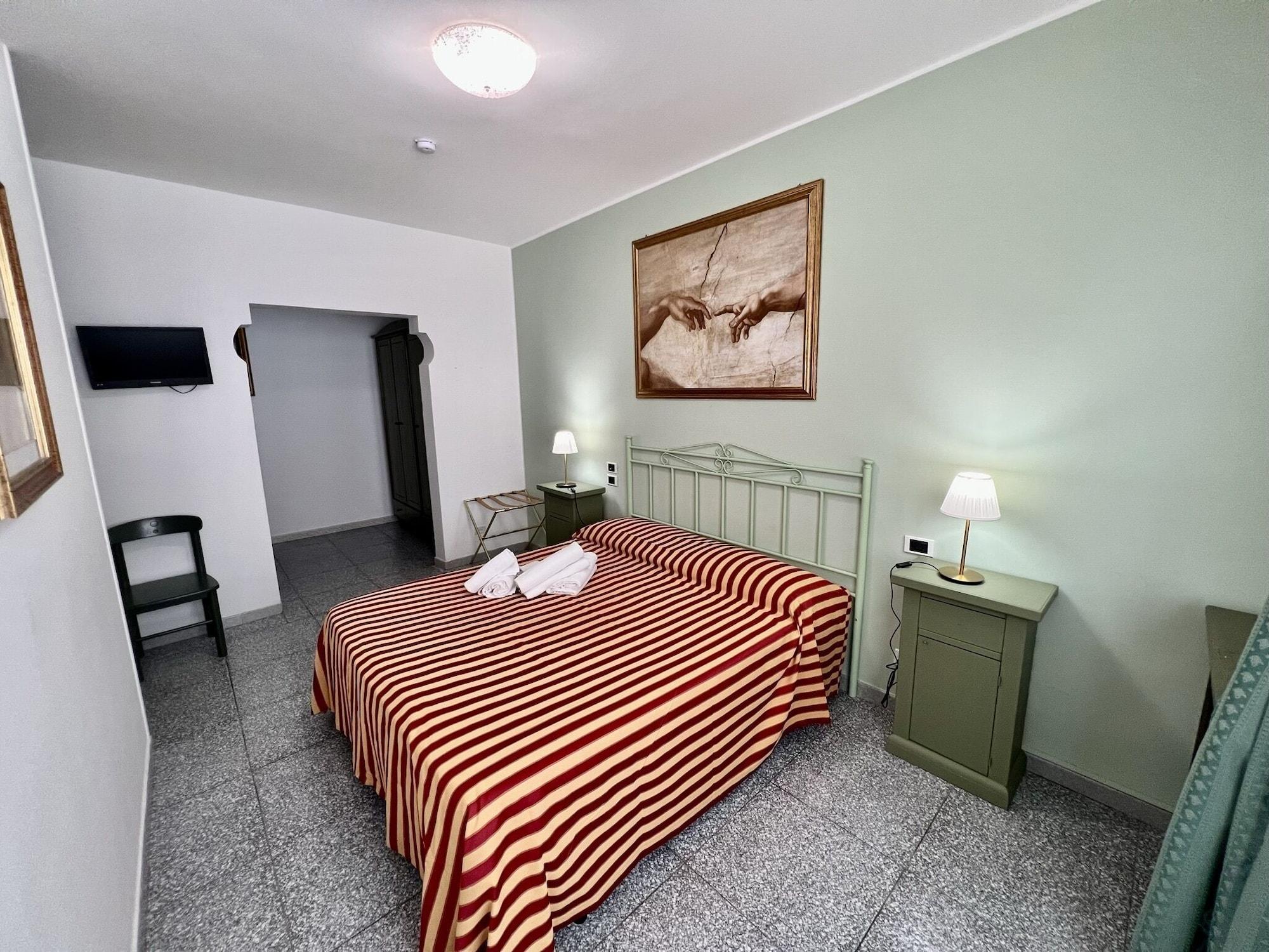 Varios Hotel Minerva