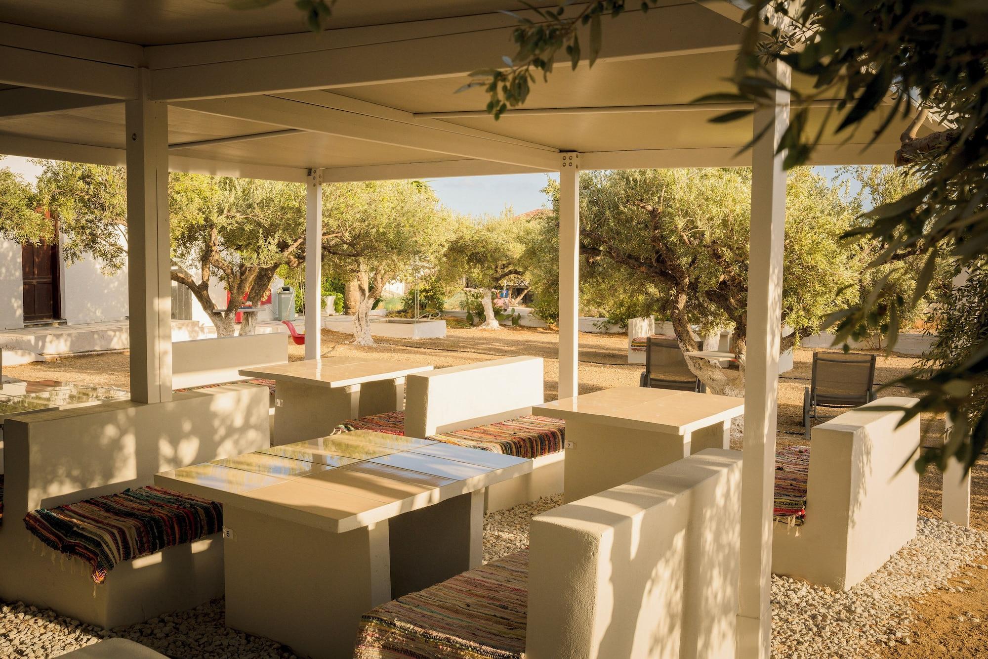 Restaurant New Aurora Apts Studios