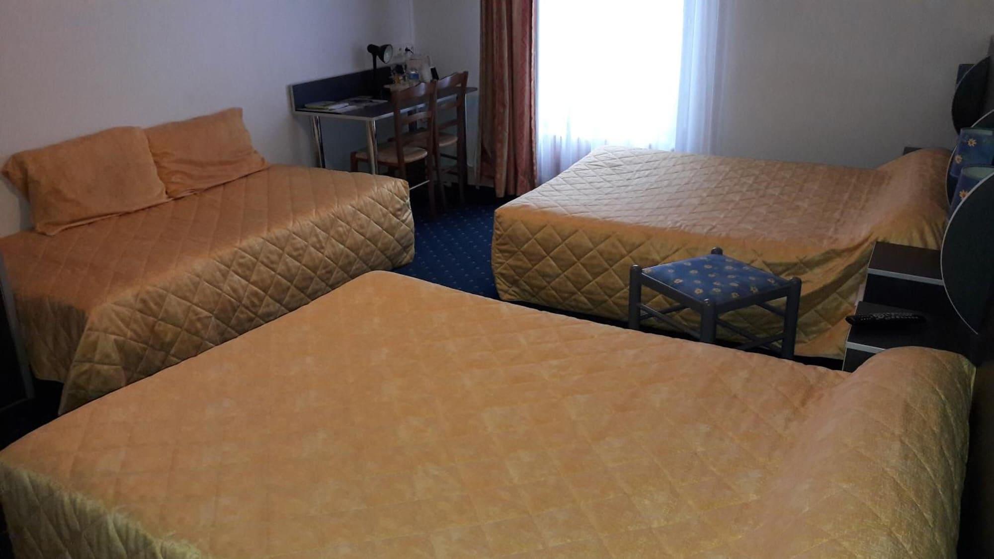 Habitación Logis hôtel de la Barque
