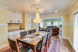 Alquiler Vacacional - Del Rey Oaks Vacation Home w/ Mini-golf Course!