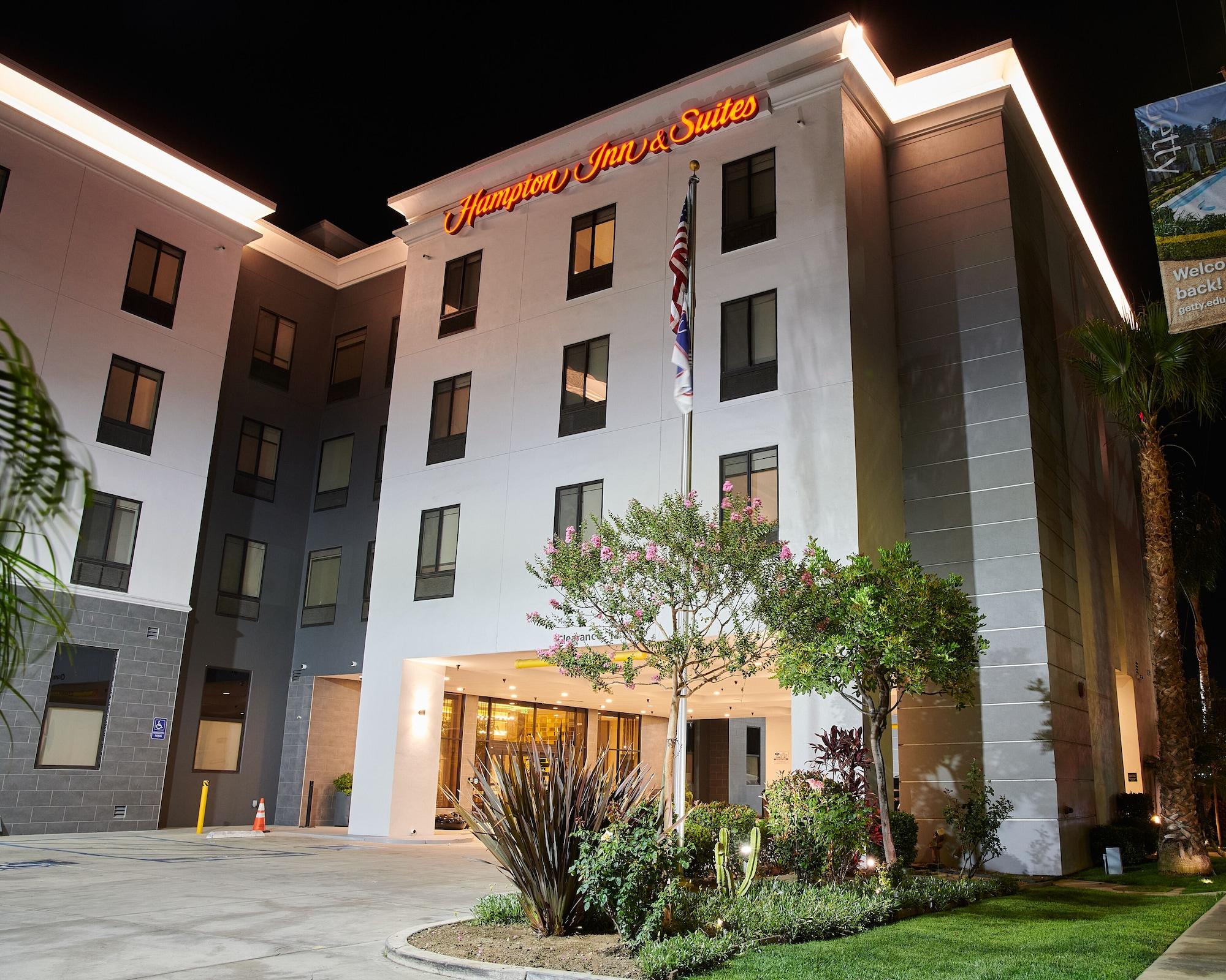 Vista Exterior Hampton Inn & Suites Los Angeles/Sherman Oaks