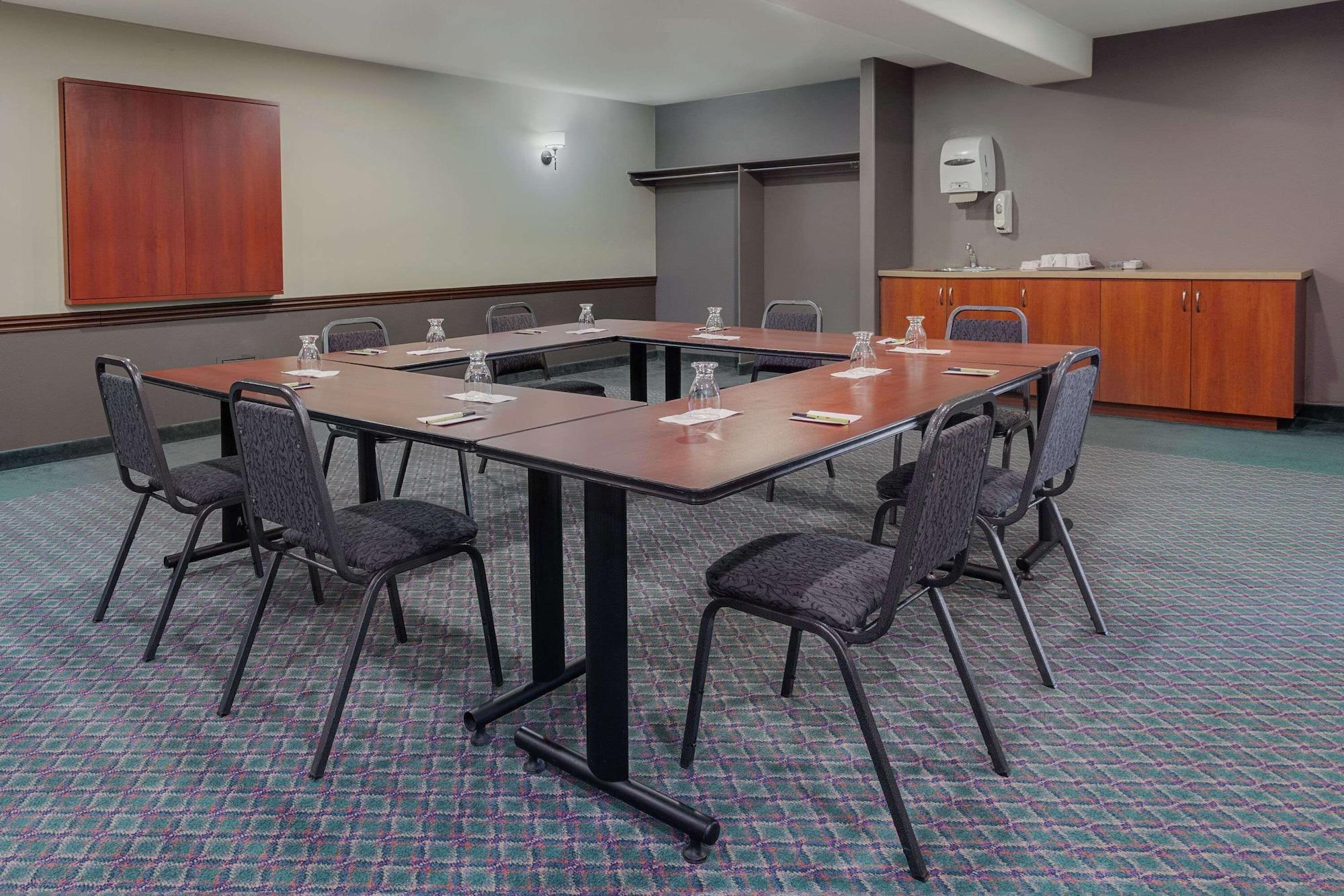 Sala de Reuniones Super 8 by Wyndham Caraquet