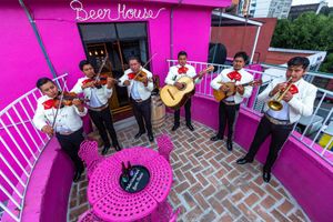 Alojamiento - Mala Vecindad Beer Hotel