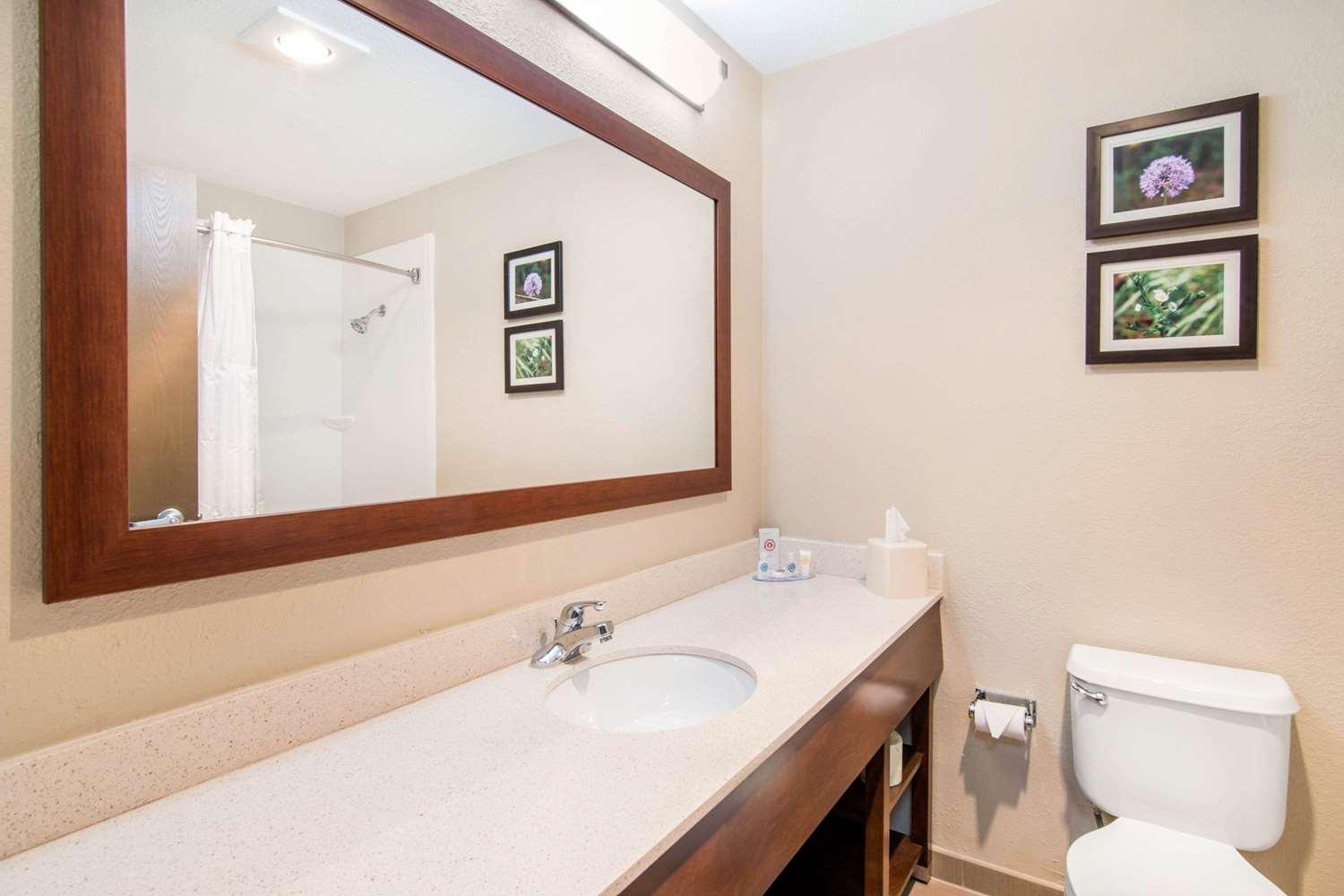 Suite Holiday Inn Express & Suites Junction City