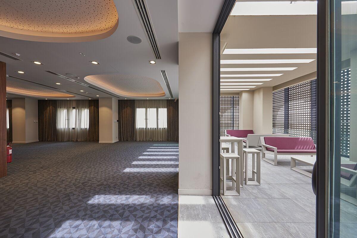 Vista Lobby M Suite Hotel