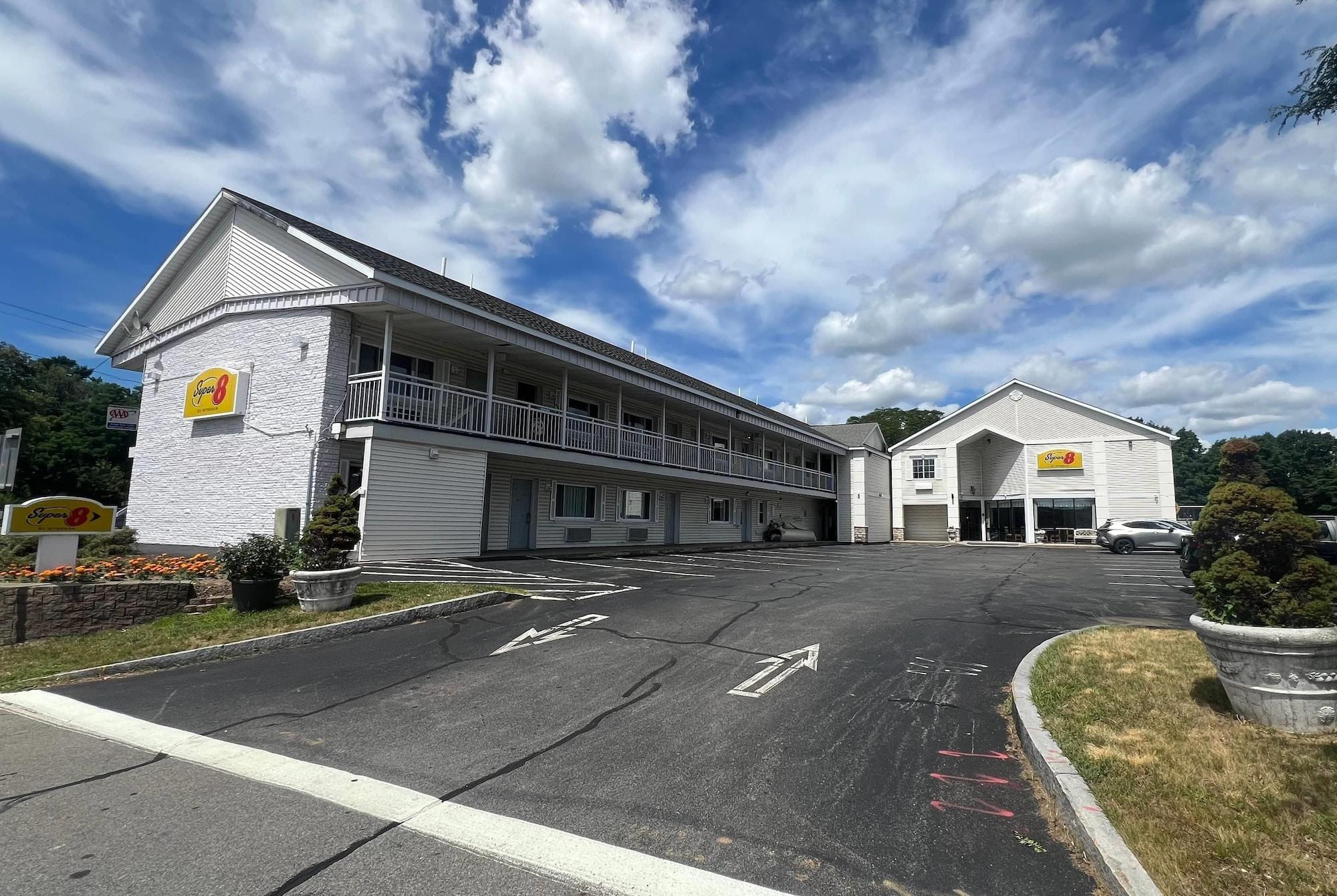 Varios Super 8 by Wyndham Albany