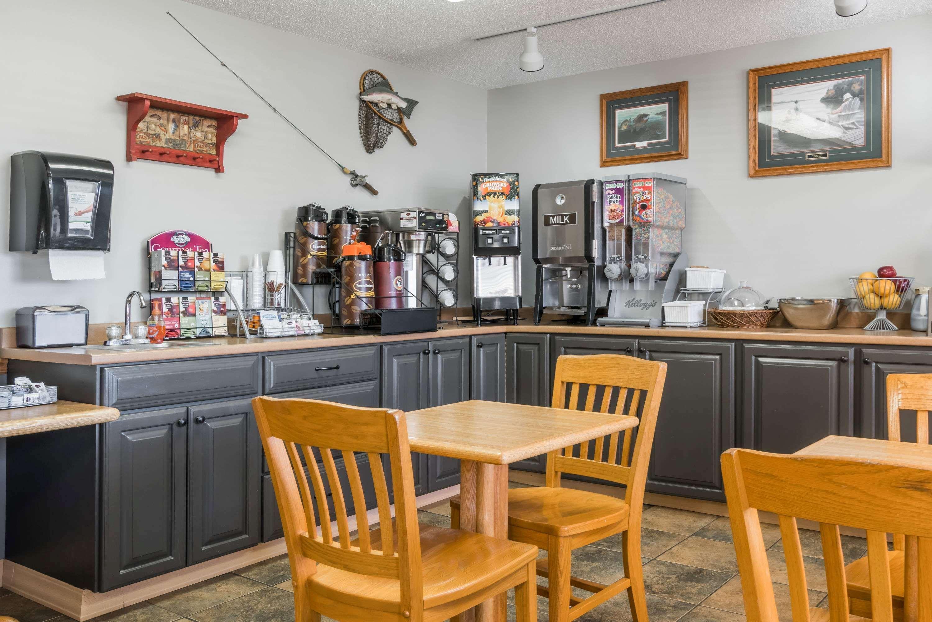 Restaurant Super 8 by Wyndham Baxter/Brainerd Area