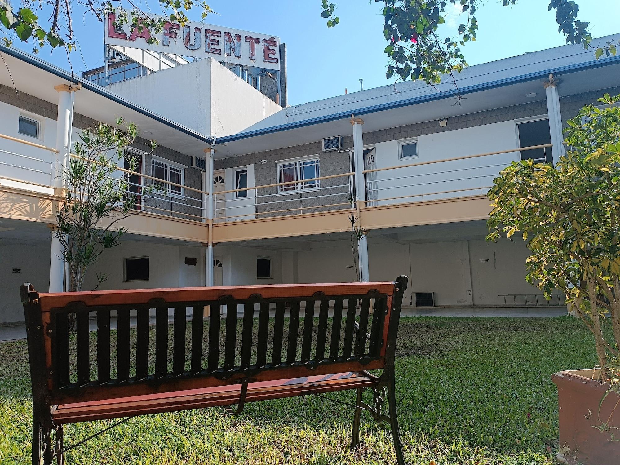 Vista Exterior Apart La Fuente