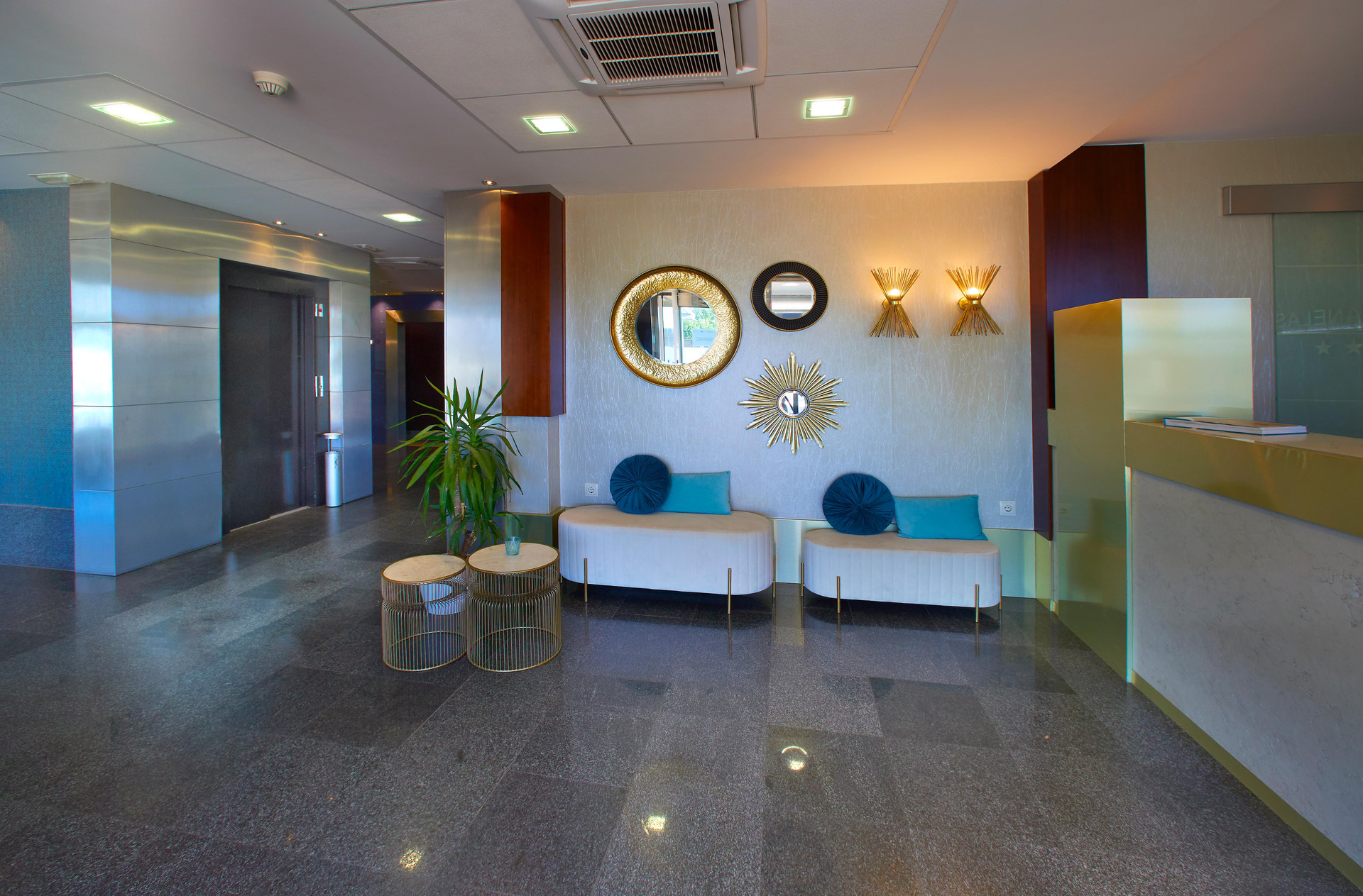 Vista Lobby Canelas