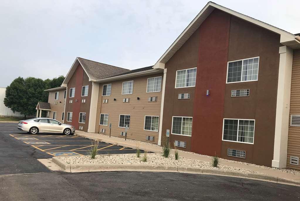 Vista Exterior AmericInn Jefferson