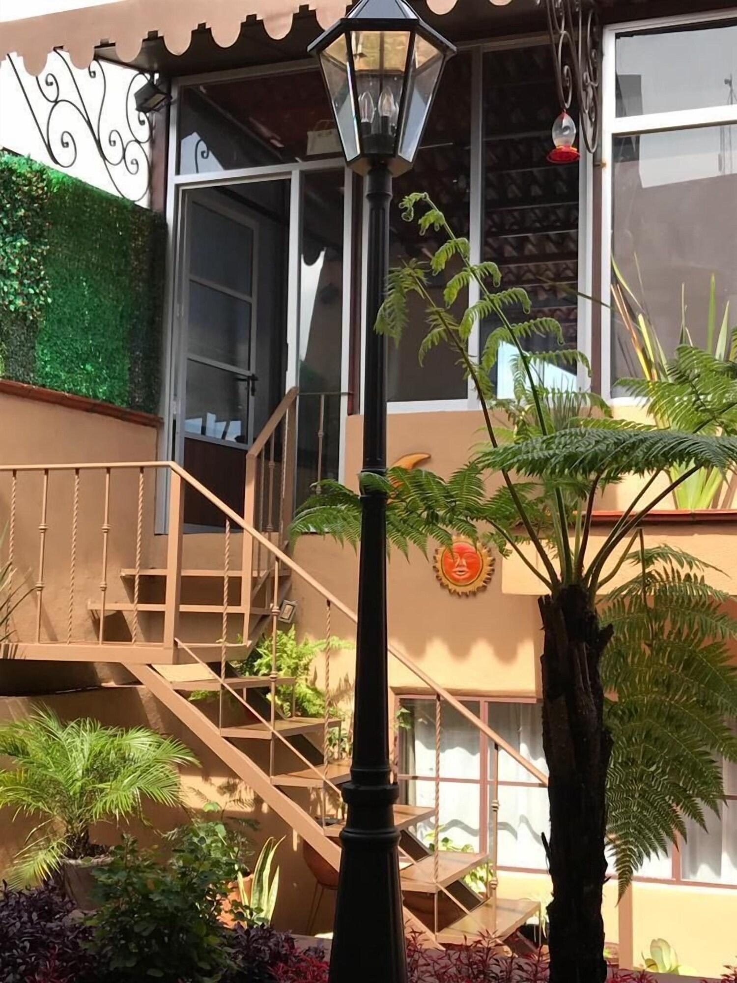 Varios Casa de las Escaleras