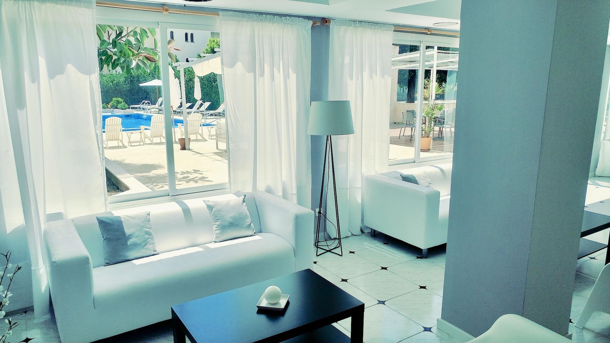 Vista Lobby Apartamentos Sureda