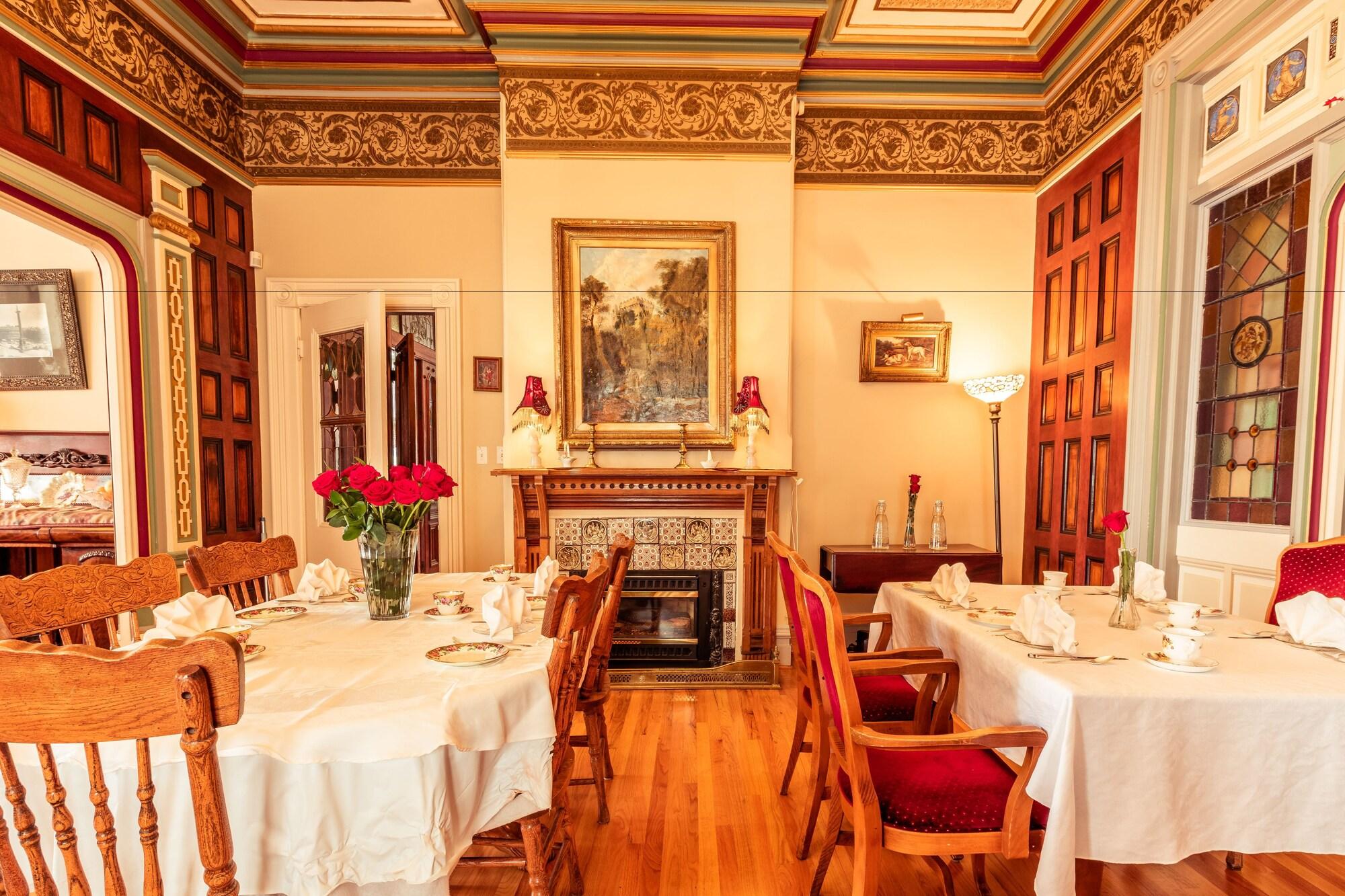 Restaurant Amethyst Inn at Regents Park