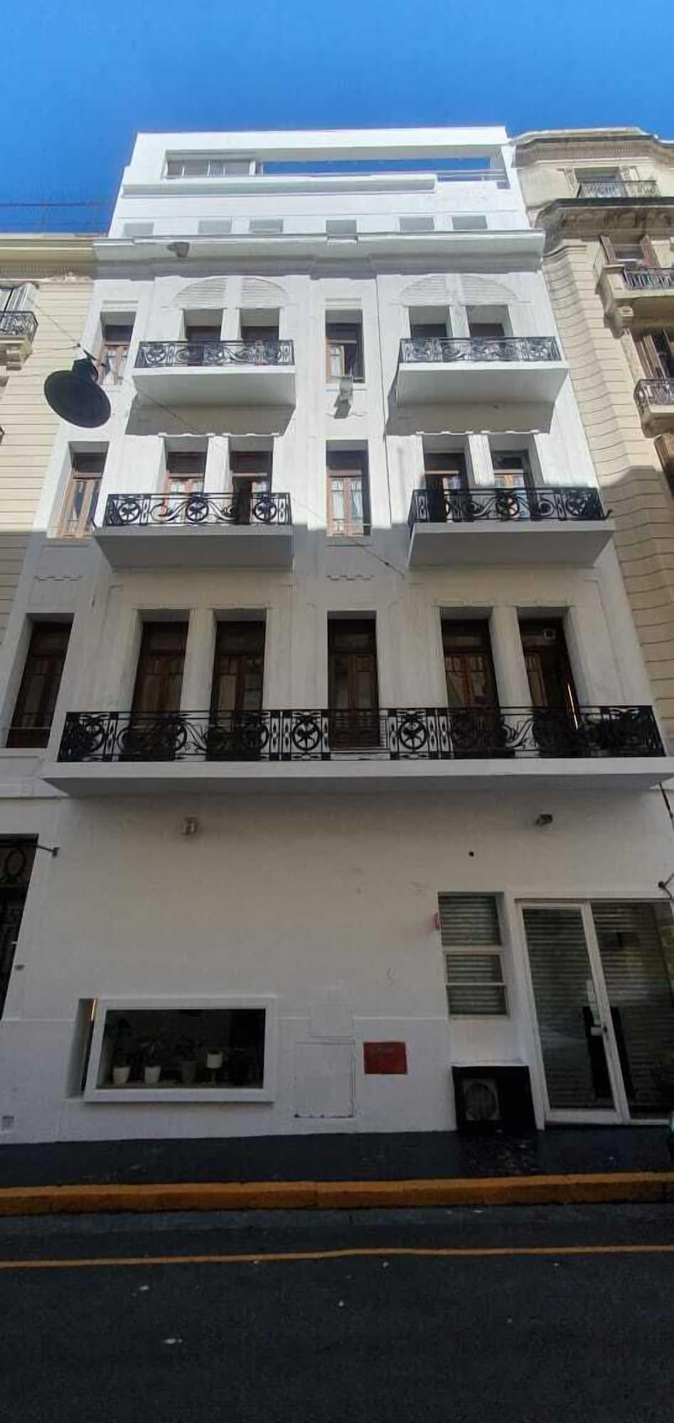 Vista Exterior Bill & Bill San Telmo Hostel