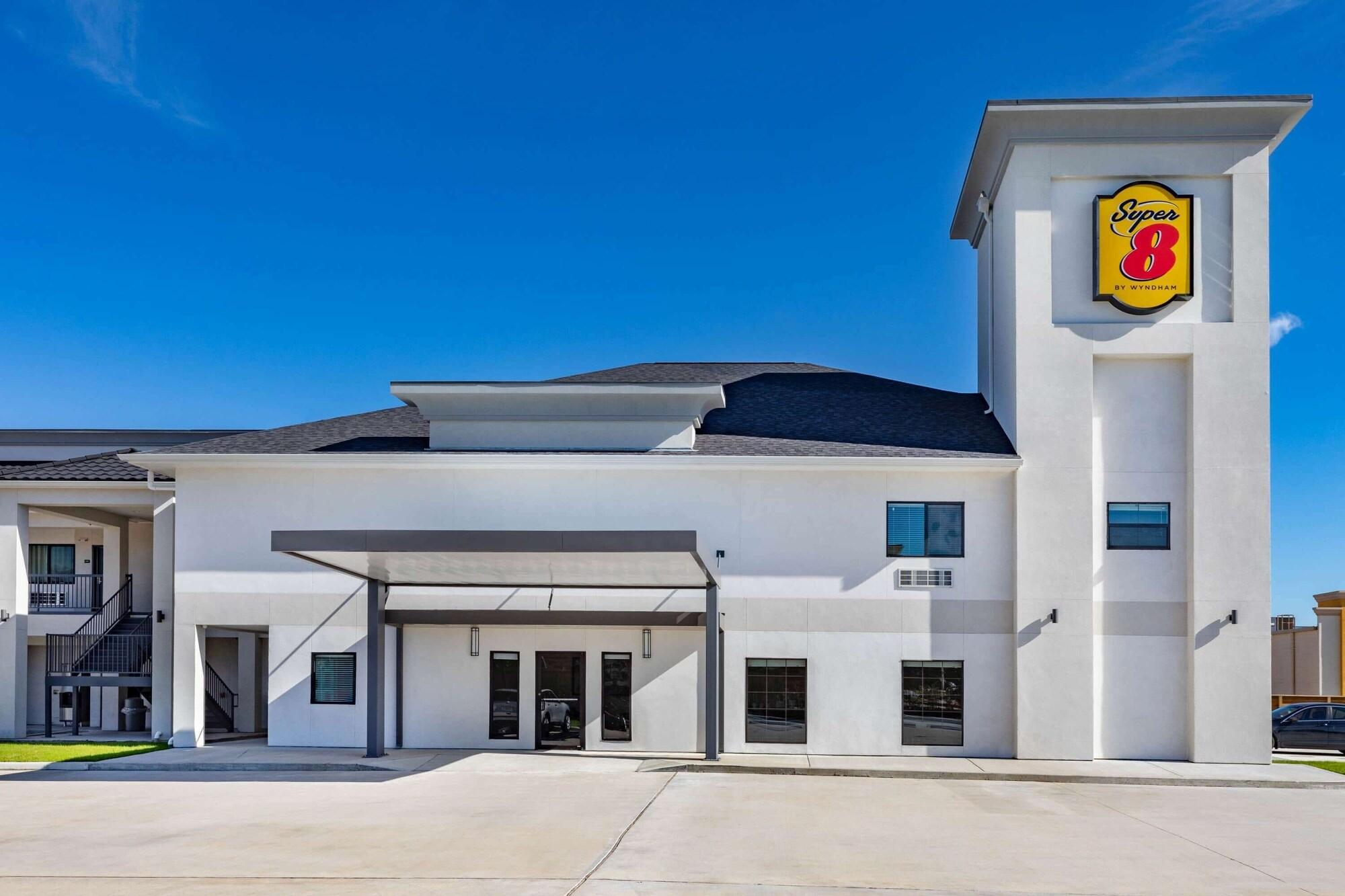 Vista Exterior Super 8 by Wyndham Houston NW Beltway 8/West Rd
