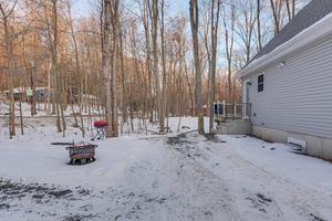 Alquiler Vacacional - Hike & Ski: Pocono Lake Home w/ Community Perks!