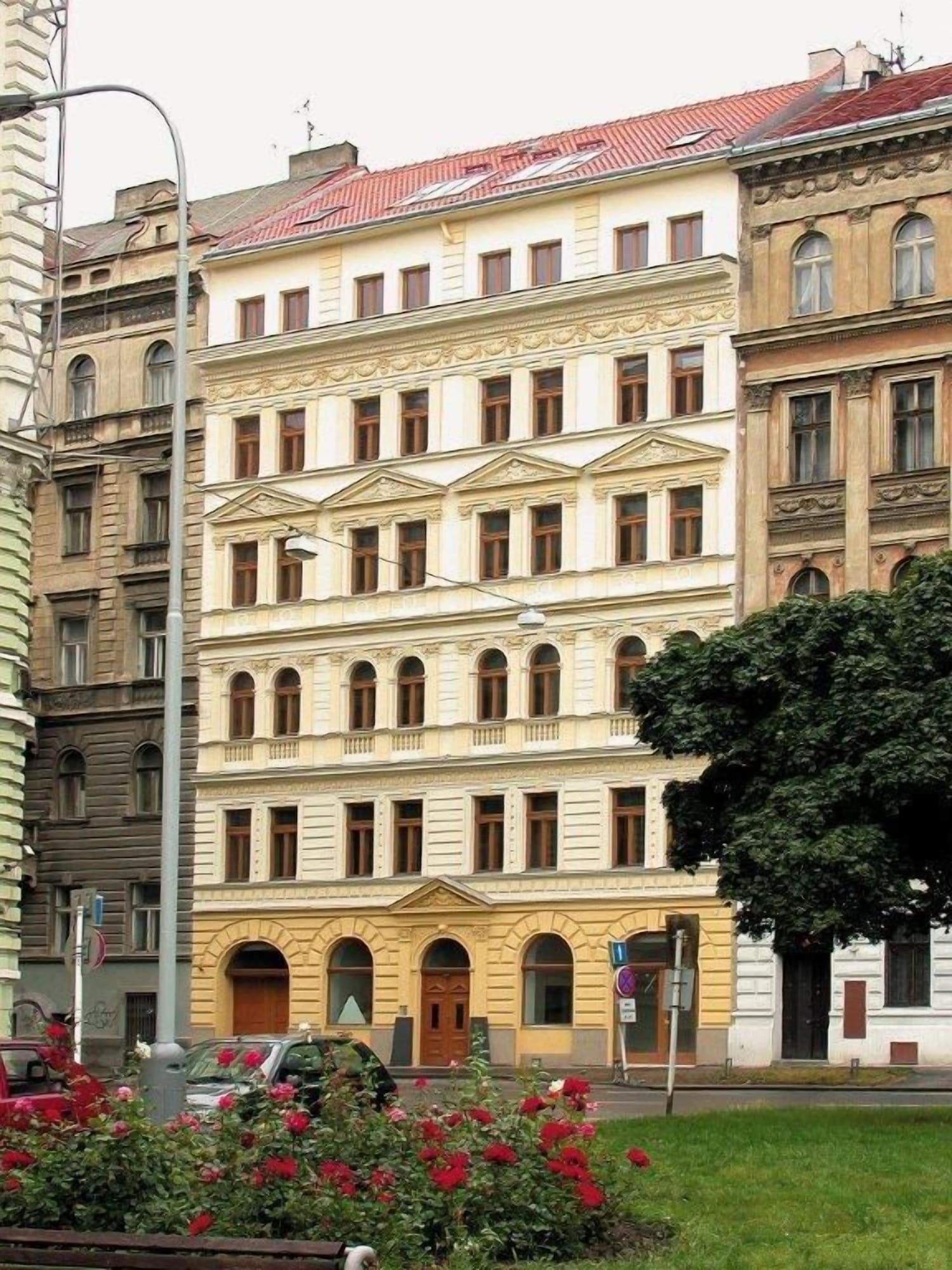 Vista Exterior Hotel Superior Prague