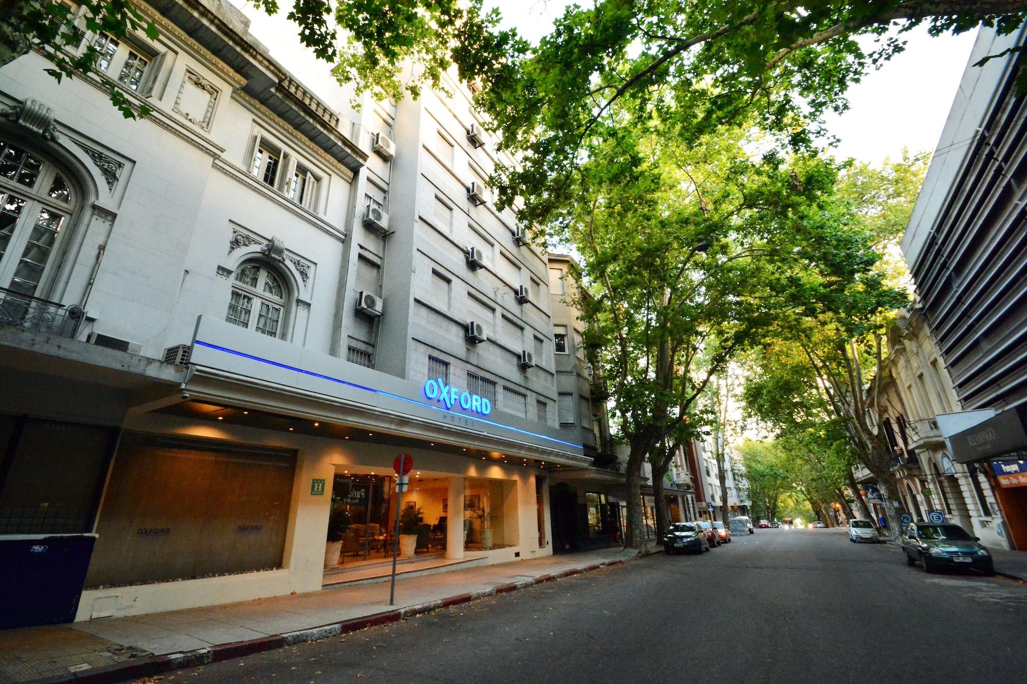 Varios Oxford Hotel