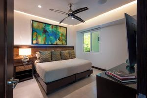 Alquiler Vacacional - Luxurious condo in the West Coast hills with views of the ocean and city life.