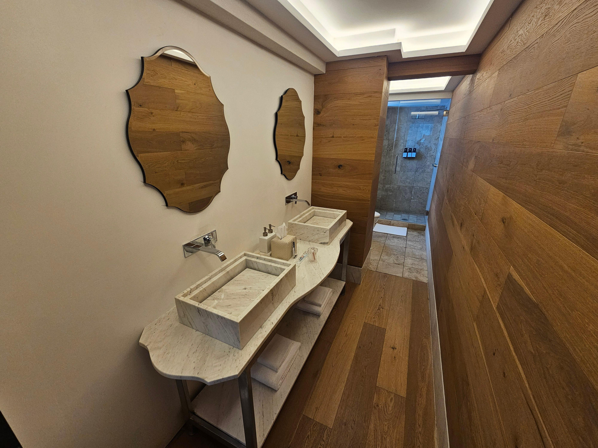 Baño Residence L´ Heritage Tennyson by BlueBay