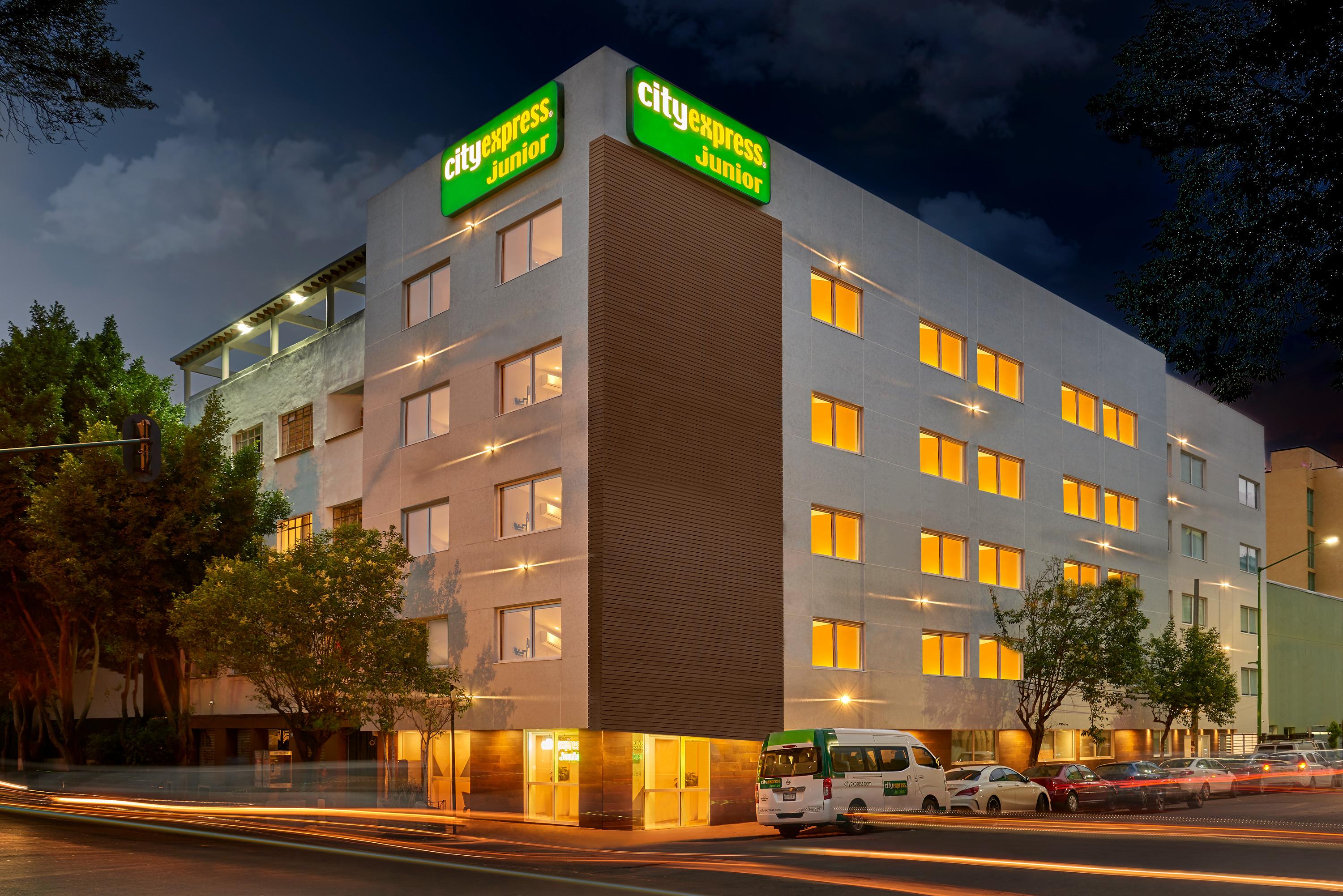 Vista Exterior City Express Junior by Marriott Ciudad de México Sullivan