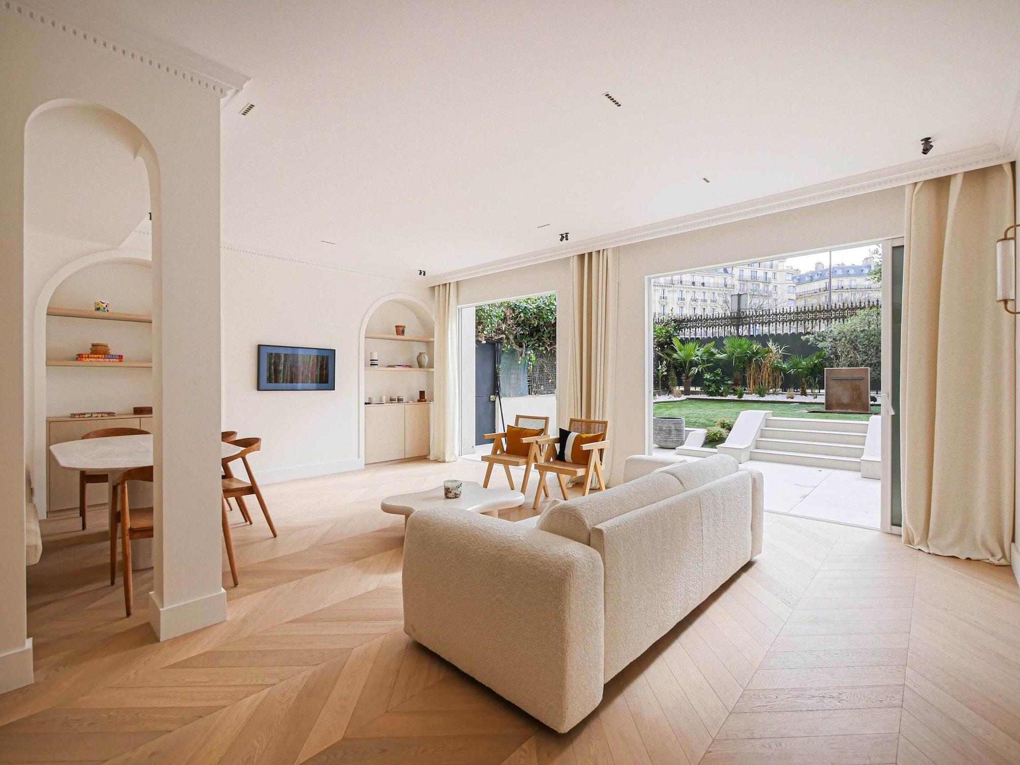 Varios Sumptuous Apartment With Garden / Arc de Triomphe
