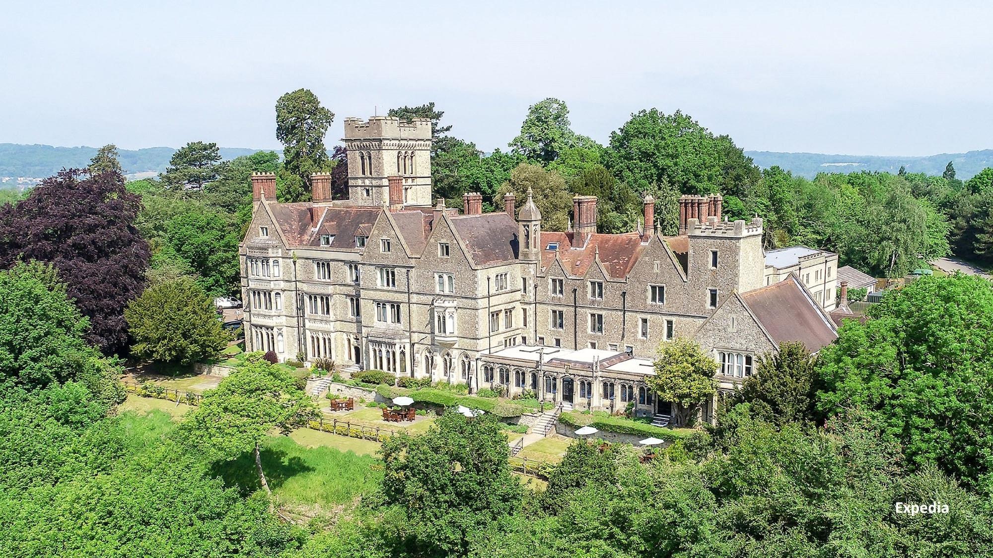 Vista Exterior Nutfield Priory Hotel And Spa