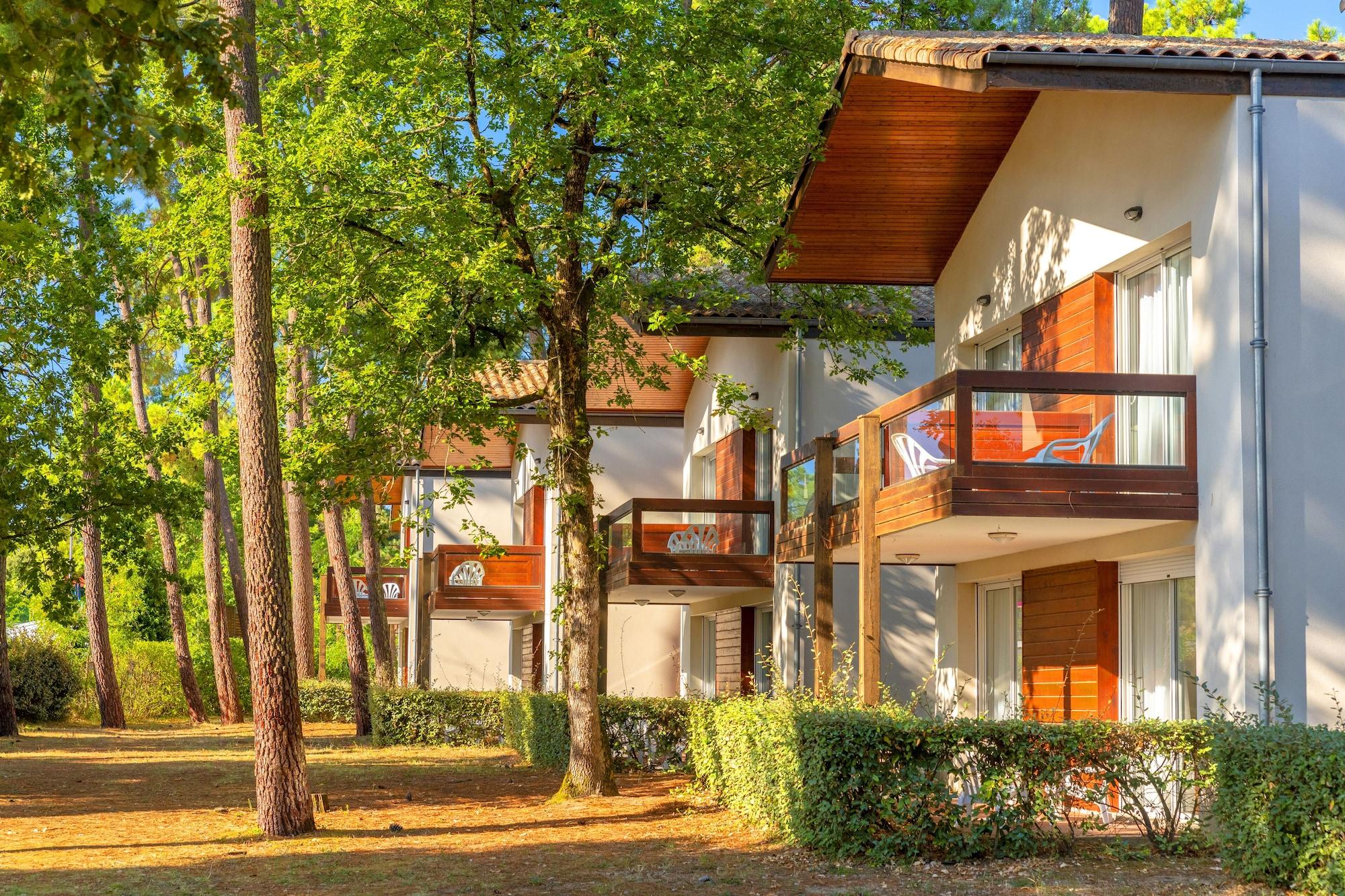 Vista Exterior Azureva Ronce Les Bains