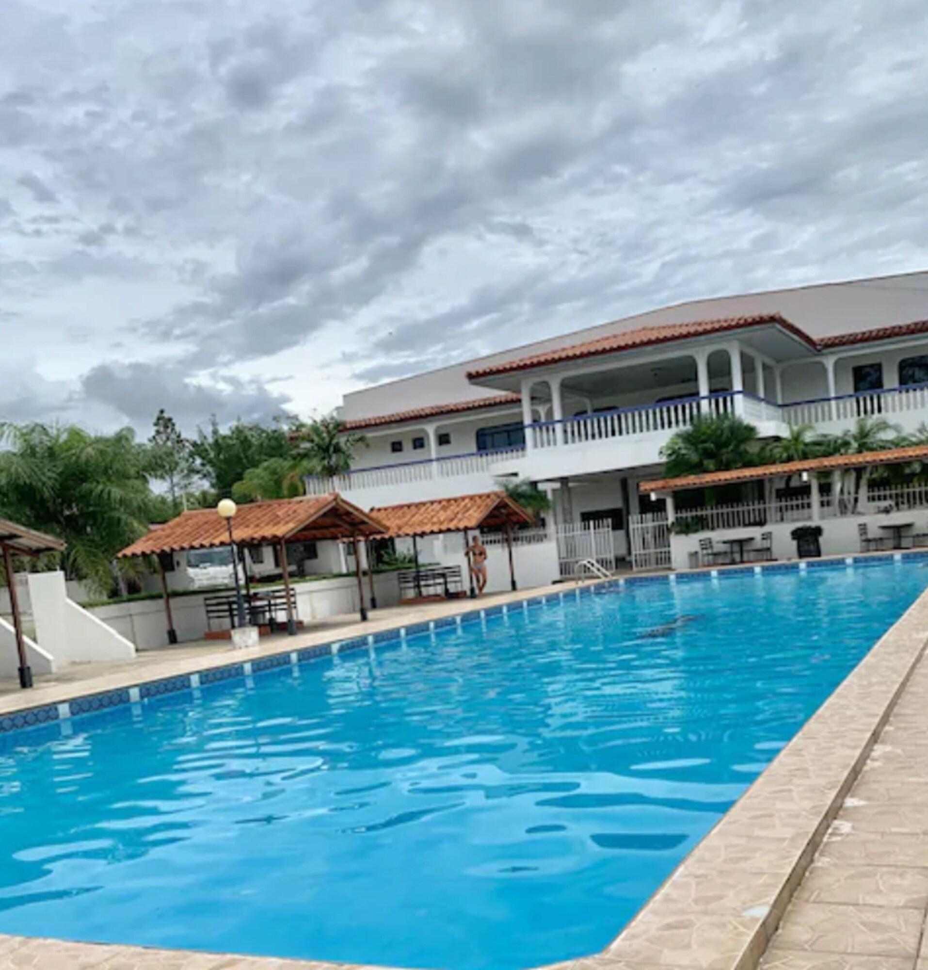 Varios Hotel Plaza