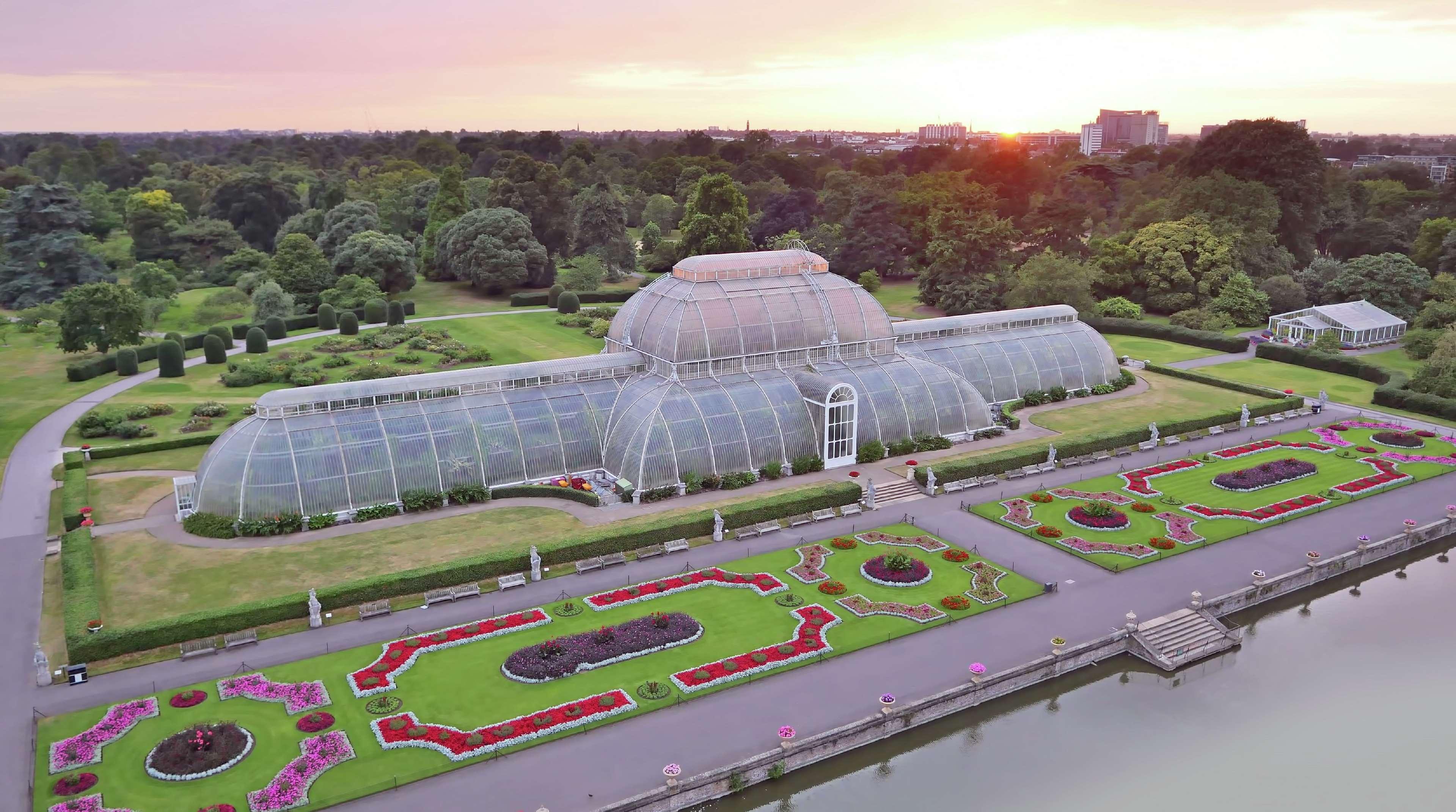 Vista Exterior Hilton London Heathrow Airport Terminal 5