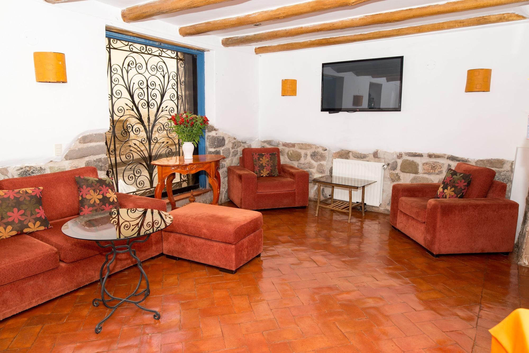 Vista Lobby Amaru Colonial