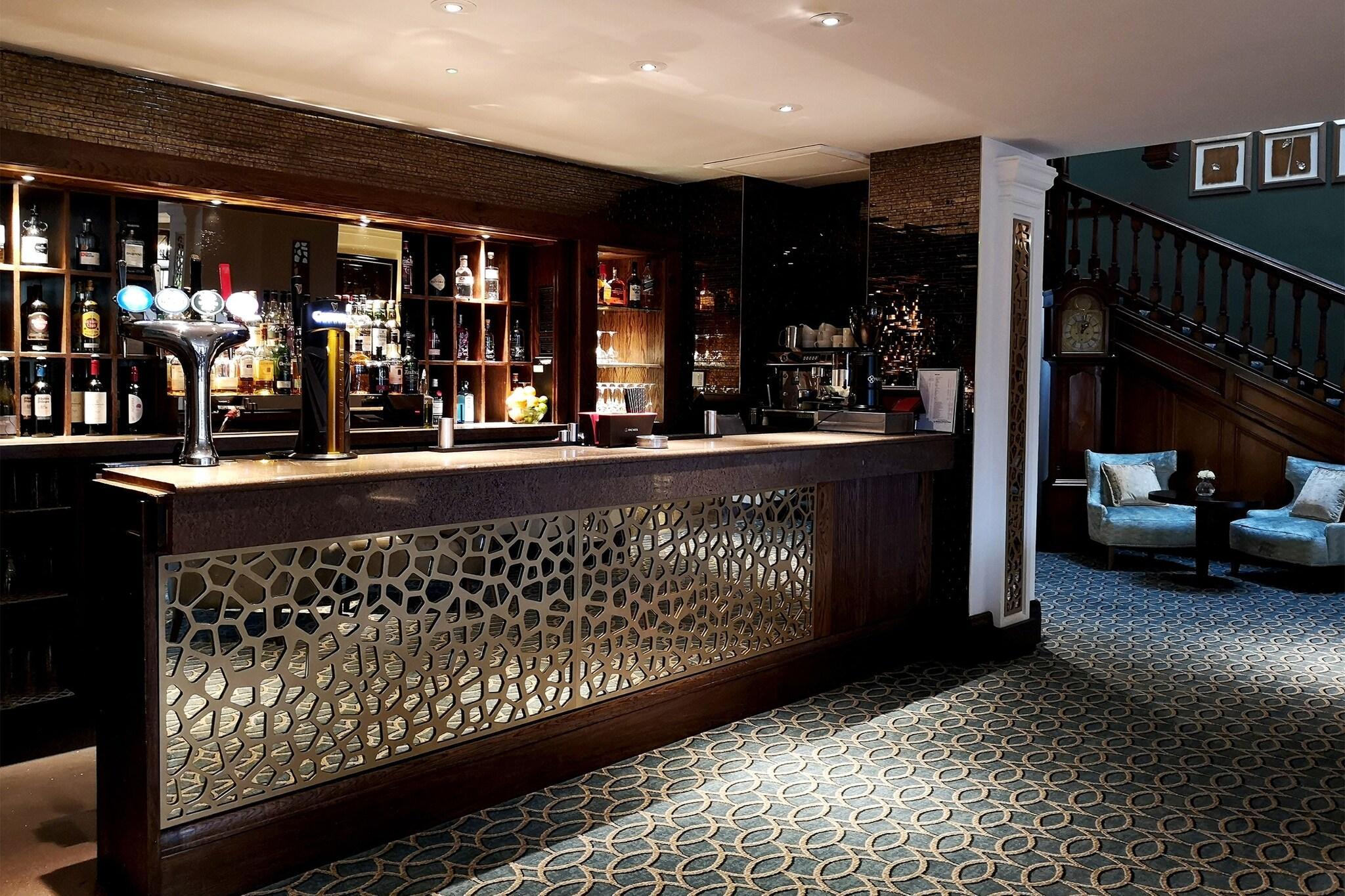 Bar/Salón Western House Hotel