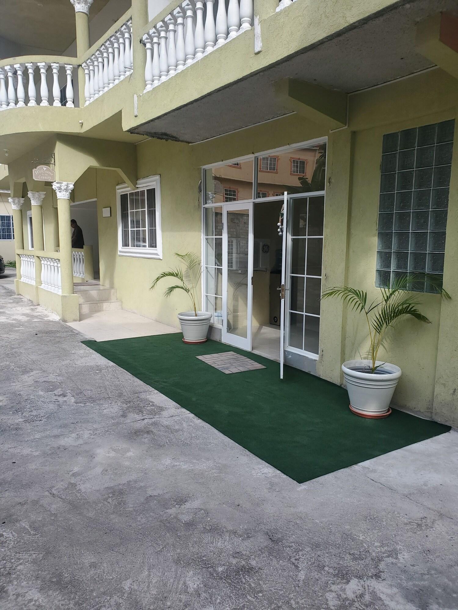 Vista Exterior Comfy Guest Rooms