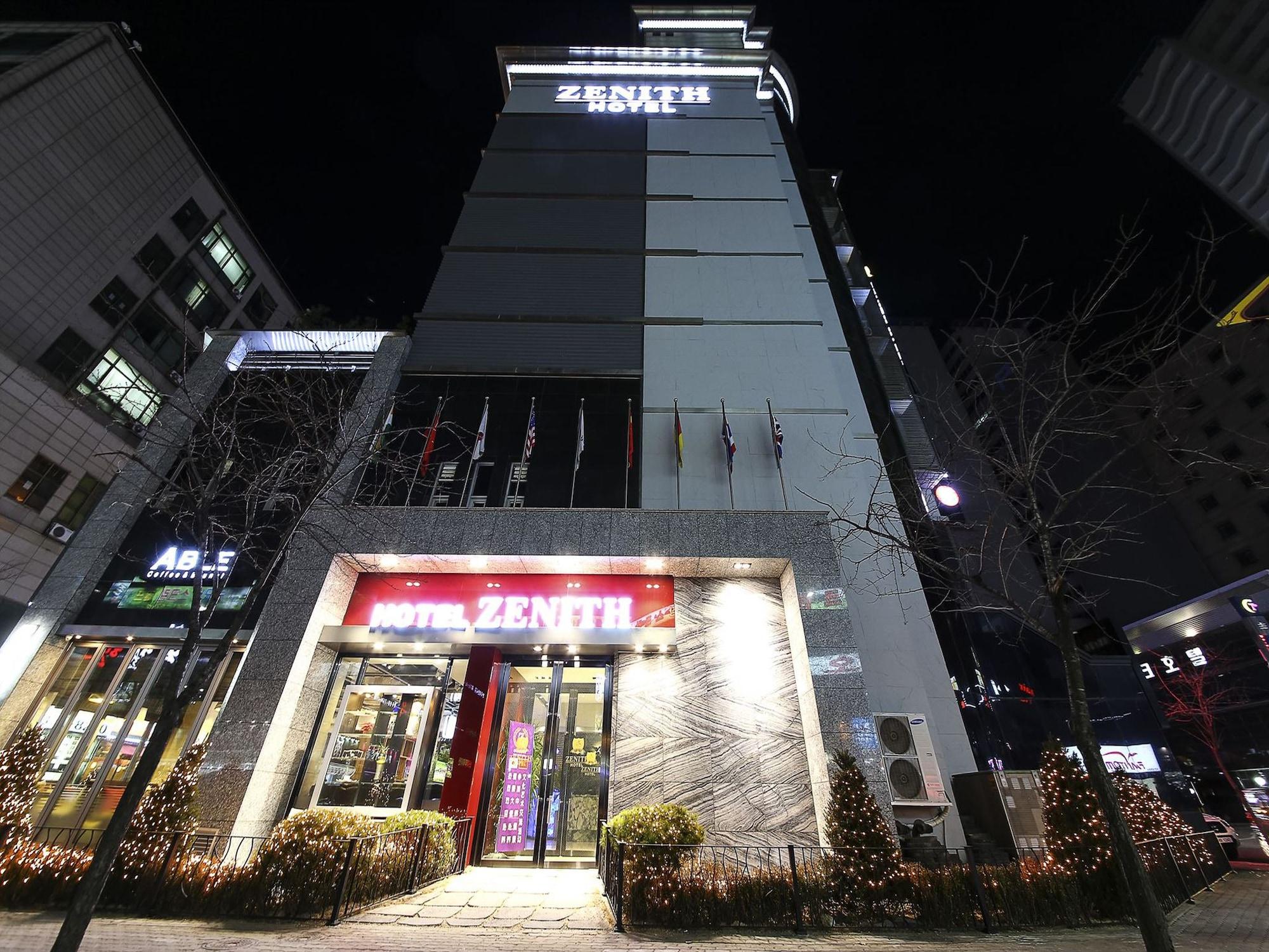 Varios Zenith Hotel