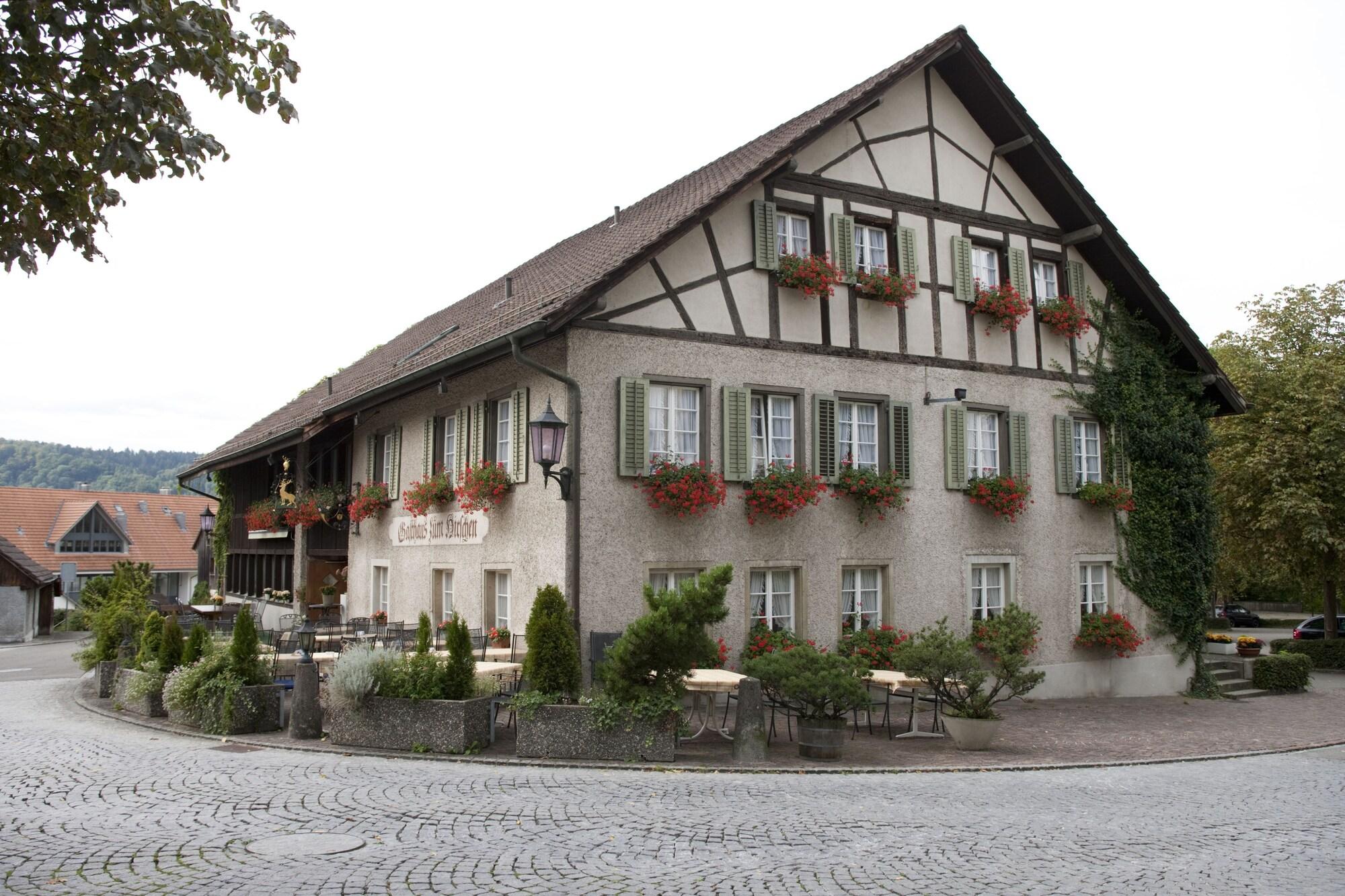Varios Landgasthaus zum Hirschen