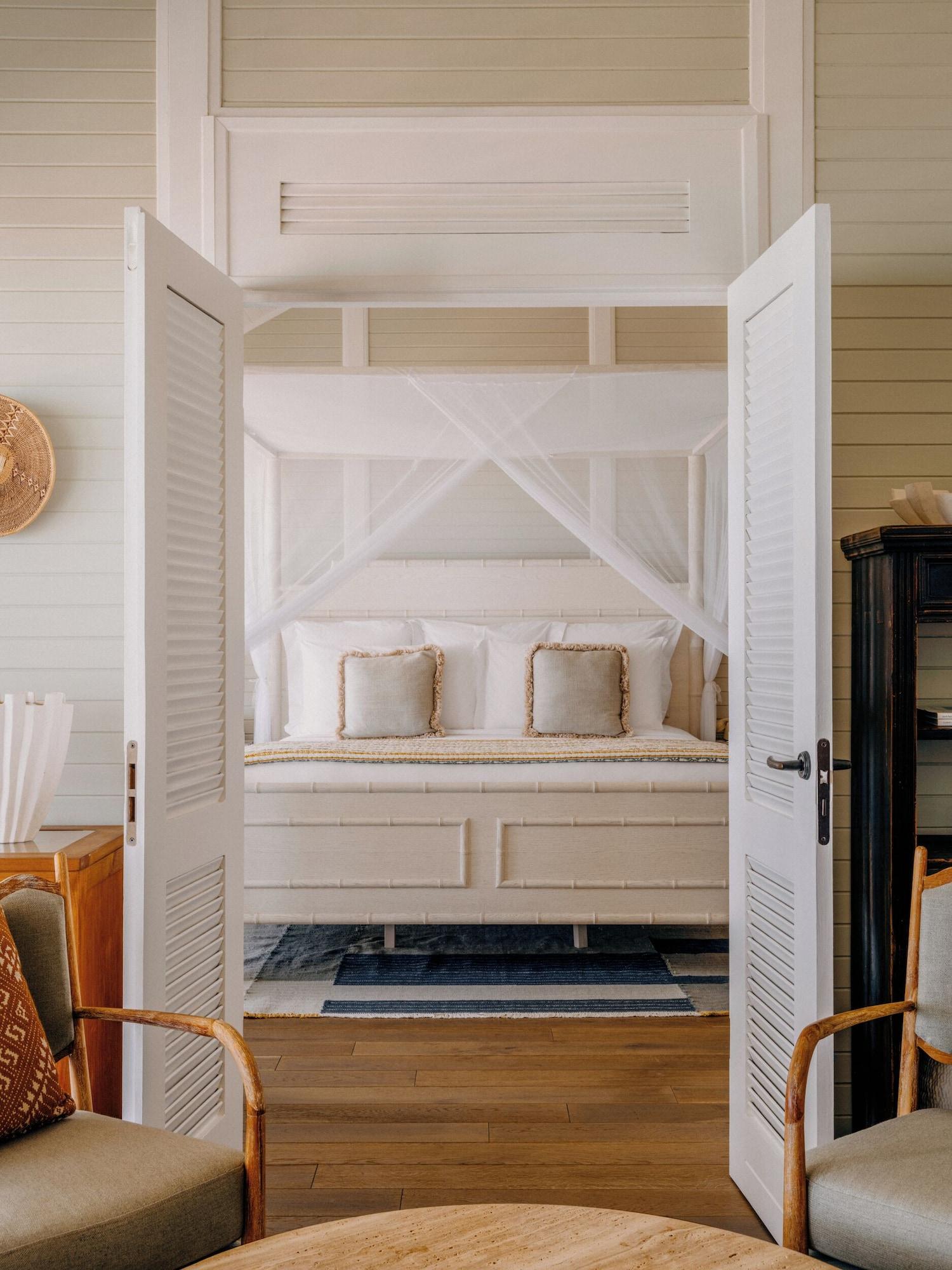 Varios Soho Beach House Canouan