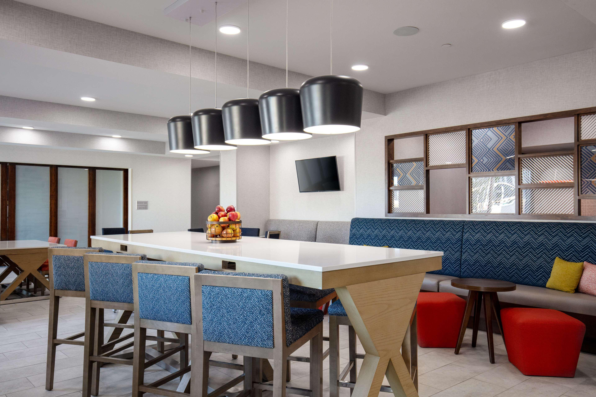 Vista Lobby Hampton Inn by Hilton Green Bay Stadium