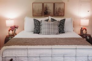 Alquiler Vacacional - Cozy Lakefront Cottage with Hot Tub on 25-Acre Private Retreat