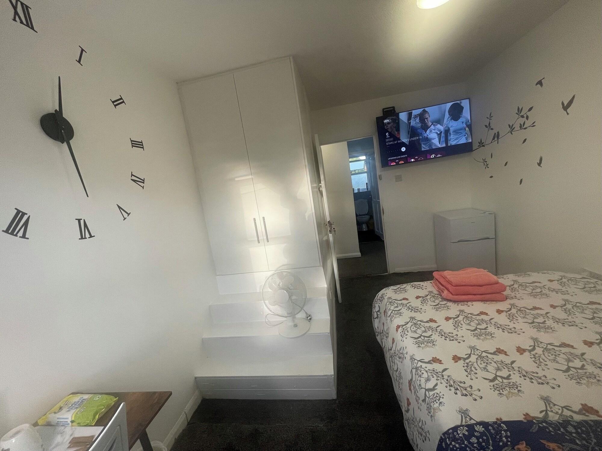 Equipamiento de Habitación North Avenue Guest House Ltd, Heathrow Airport-Free Parking