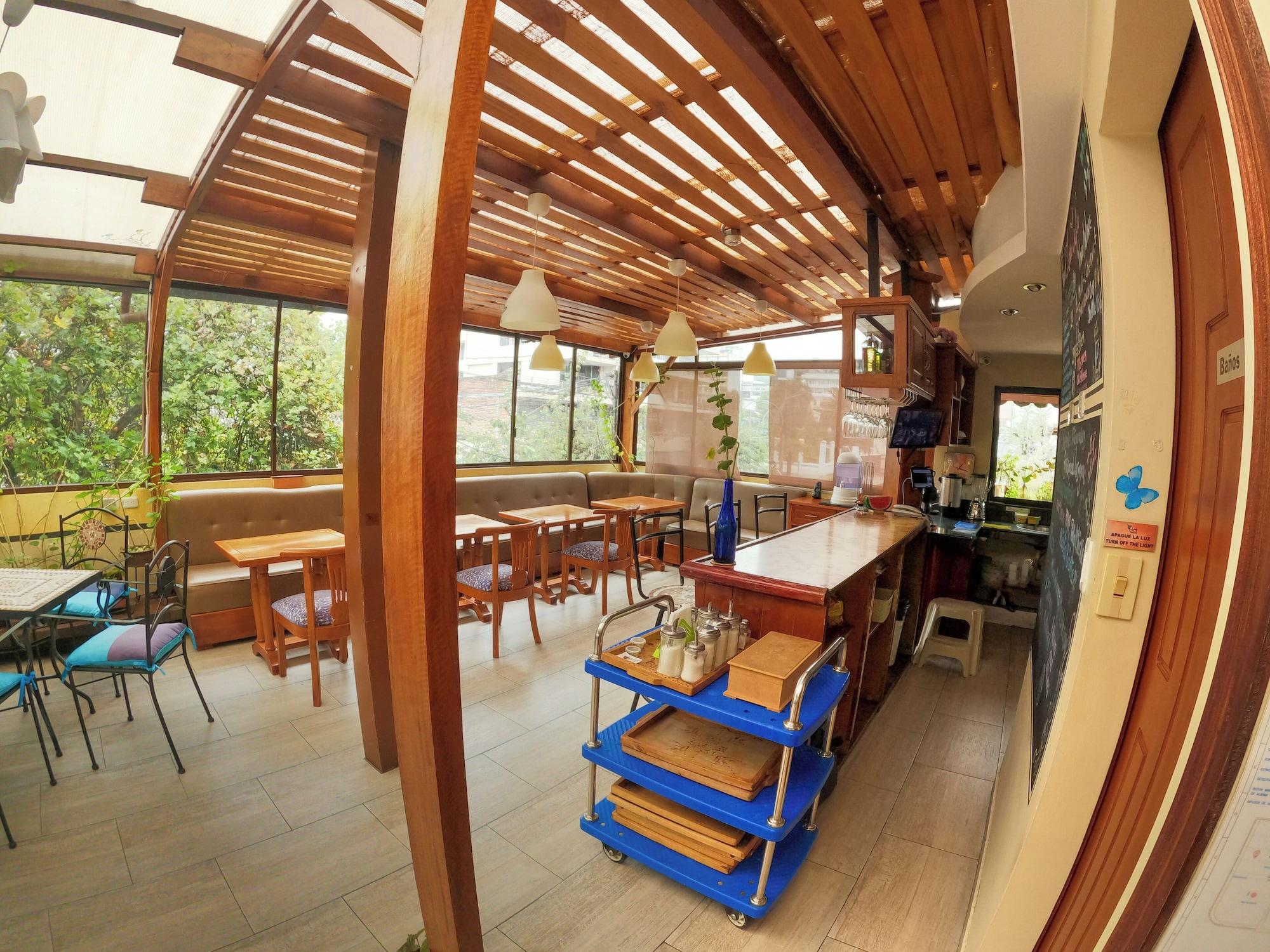 Bar/Salón ArtPlaza