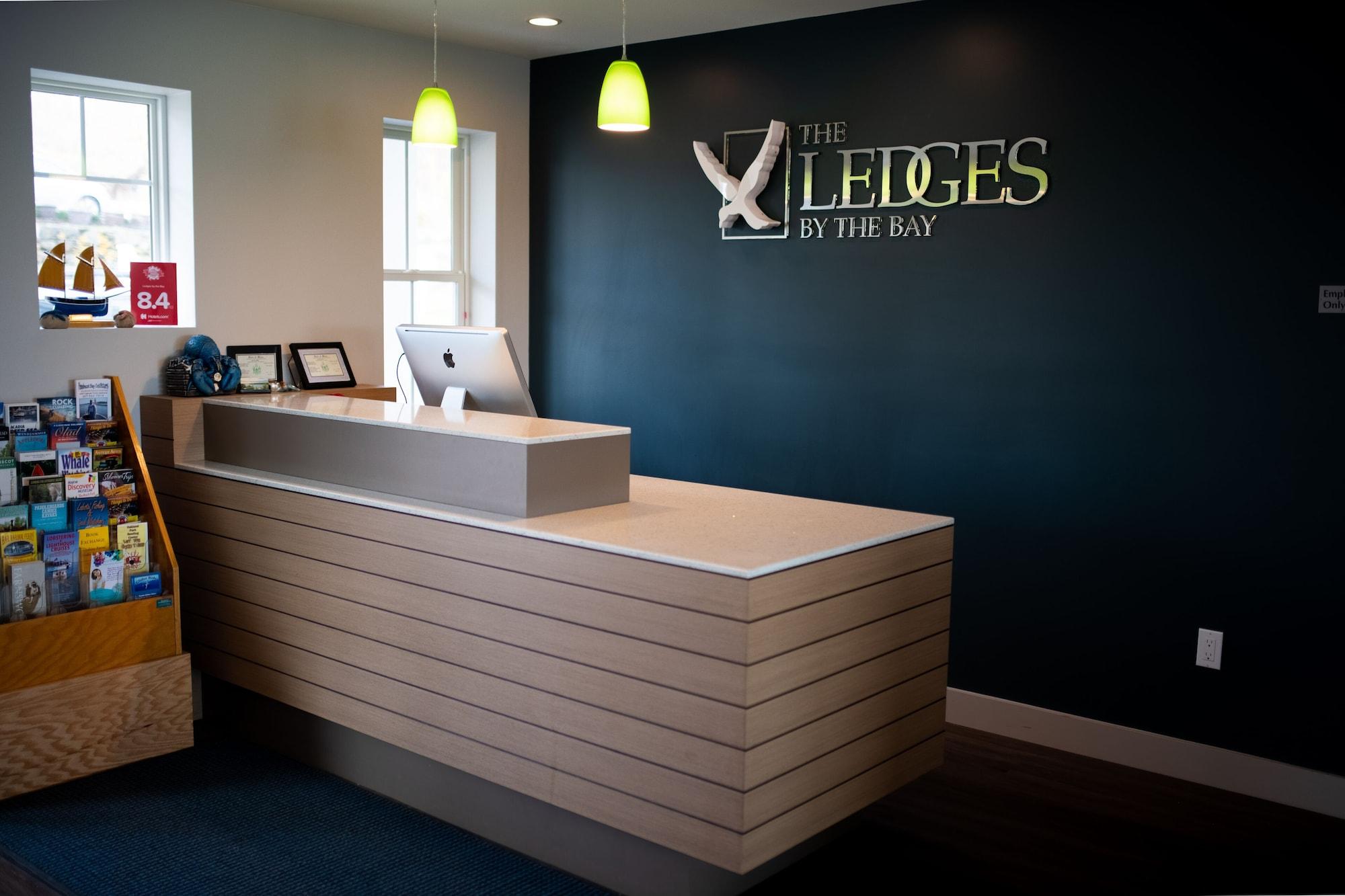 Vista Lobby Ledges by the Bay