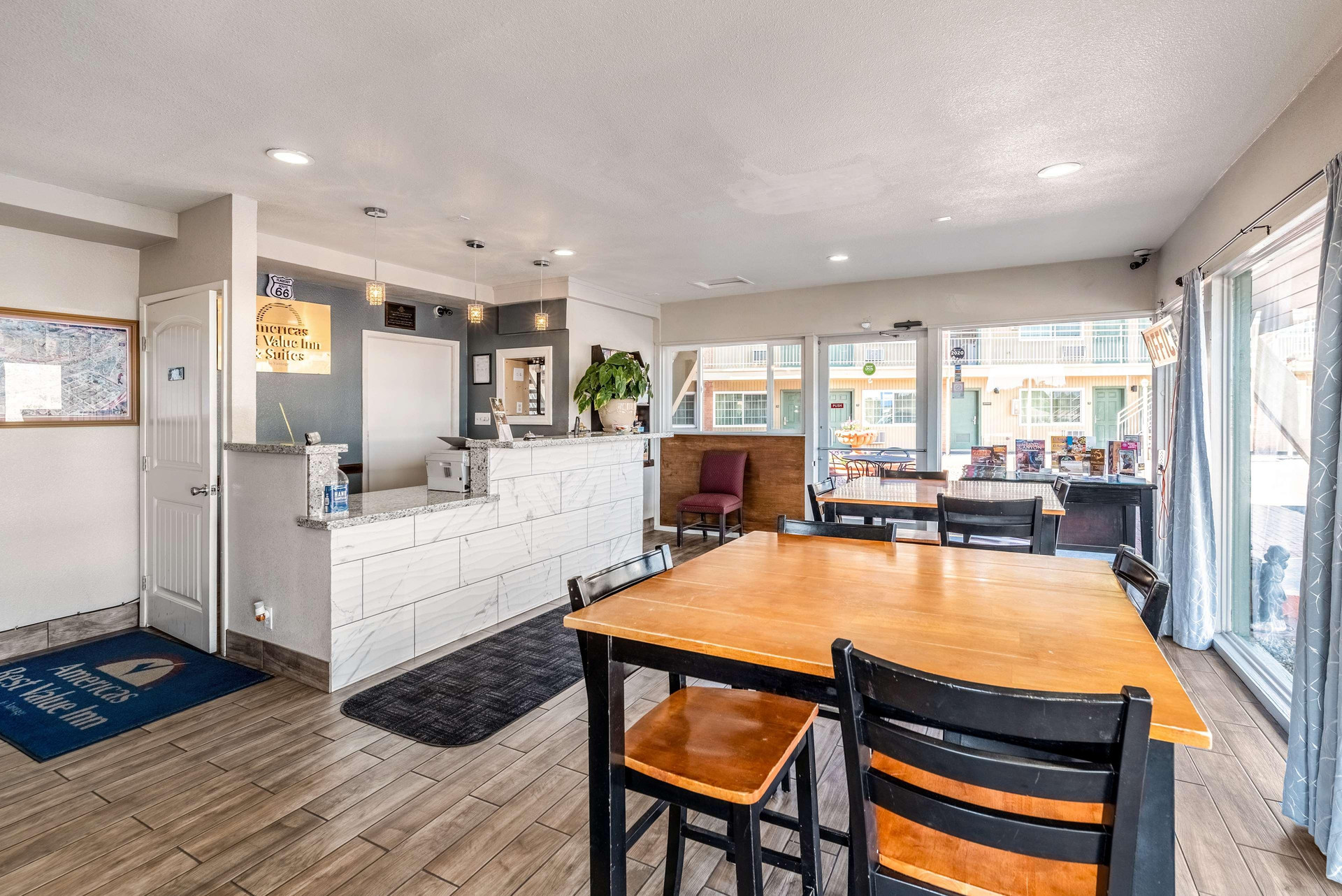Vista Lobby Americas Best Value Inn & Suites Flagstaff