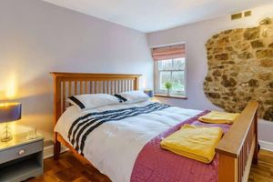 Alquiler Vacacional - Yellow Welsh Cottage-Coastal Retreat Village View