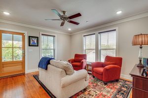 Alquiler Vacacional - Walk to Historic Dtwn Laurel: Quiet Home w/ Porch