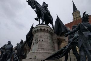 Actividad - Juego de exploración de la ciudad: Cluj Medieval - El Tesoro Secreto del Rey Matías